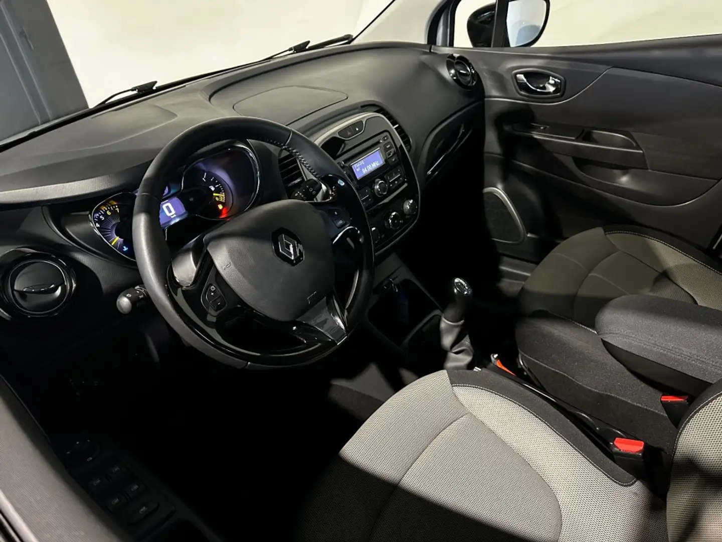 Renault Captur 0.9 TCE DYNAMIQUE NAP, 1E EIG, CRUISE, AIRCO Gris - 2