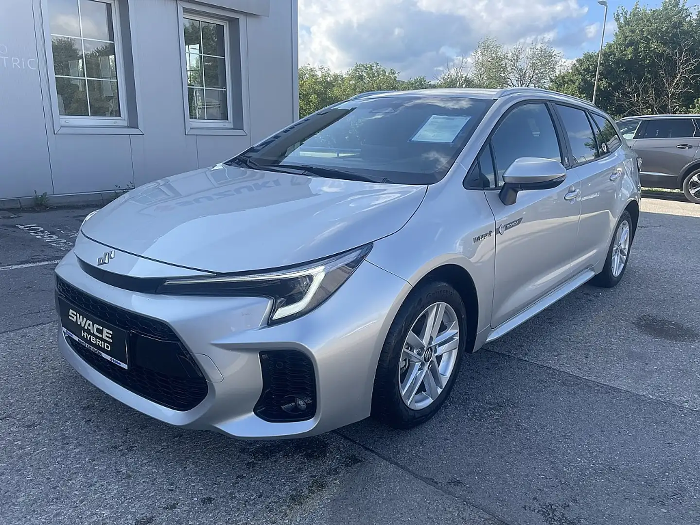 Suzuki Swace 1,8 HEV E-CVT Flash Silber - 2