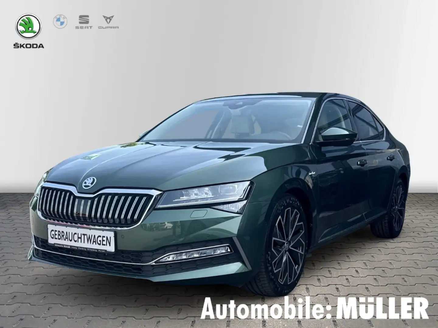 Skoda Superb Lim L&K*COLUMBUS*KAMERA*ACC*MASSAGE Grün - 1