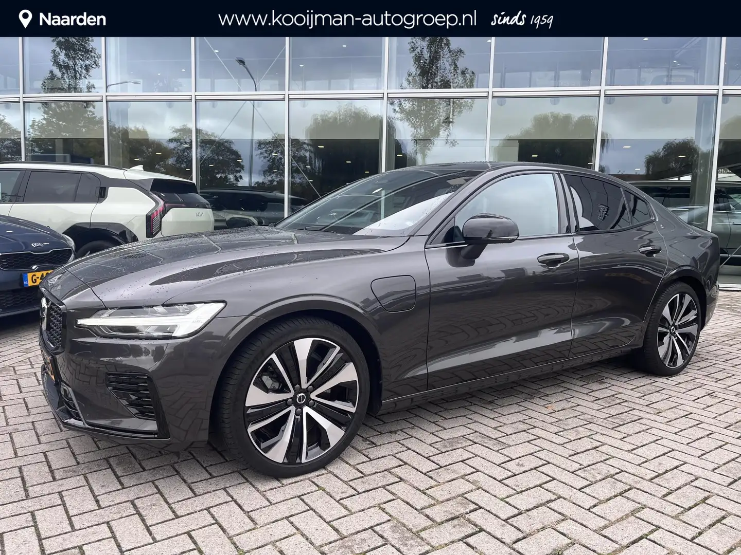 Volvo S60 2.0 Recharge T6 AWD Plus Dark NL-AUTO | Harman|&Ka Grijs - 1