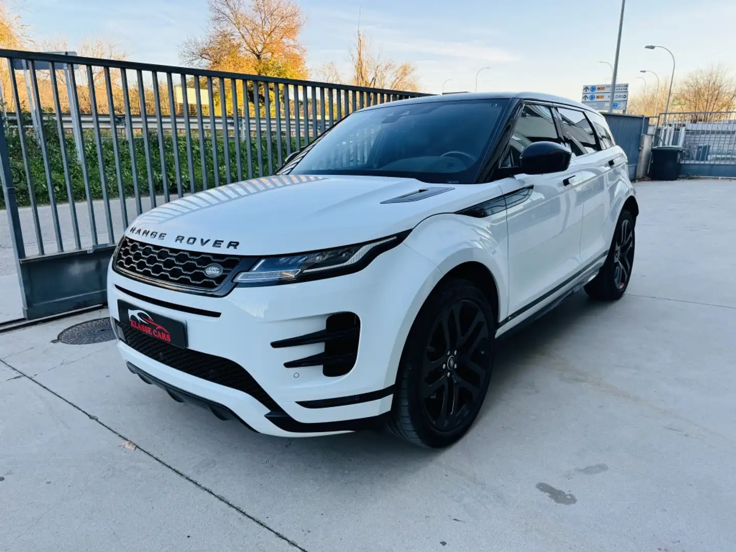 Land Rover Range Rover Evoque 2.0 I4 MHEV SE AWD Aut. 300 Weiß - 2