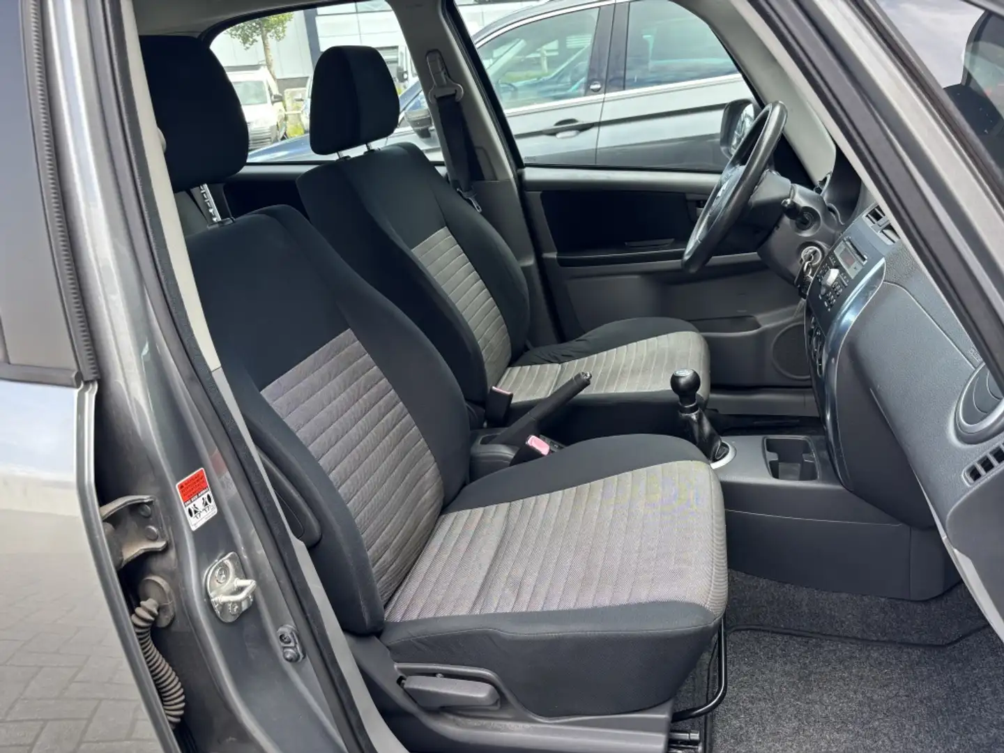 Suzuki SX4 1.6 Shogun Airco met Nieuwe APK Gris - 2