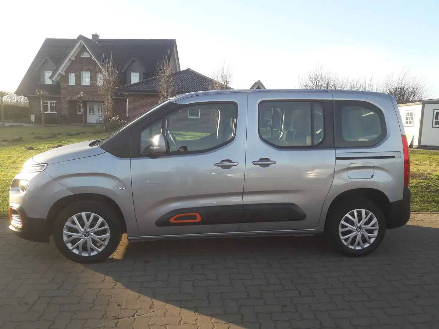 Citroen Berlingo Feel M 1,5 Blue HDi + Navi+DAB+Tempom. Grau - 1