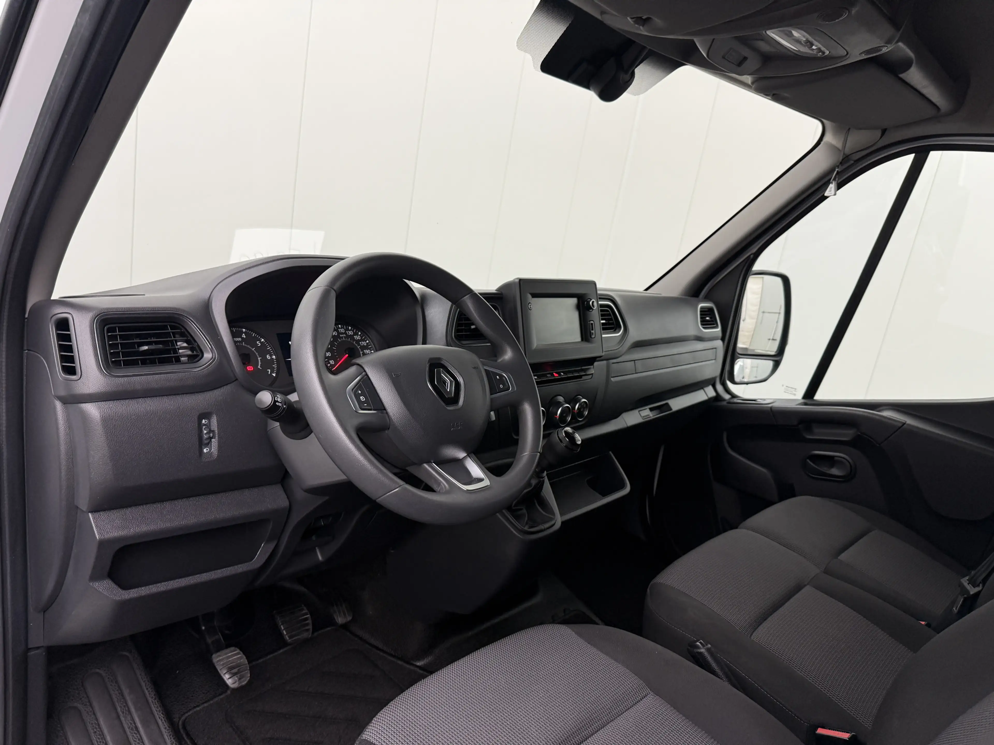 Renault Master 2.3DCi 135PK L2H2 | Multimedia | Airco | Cruise | — photo 3