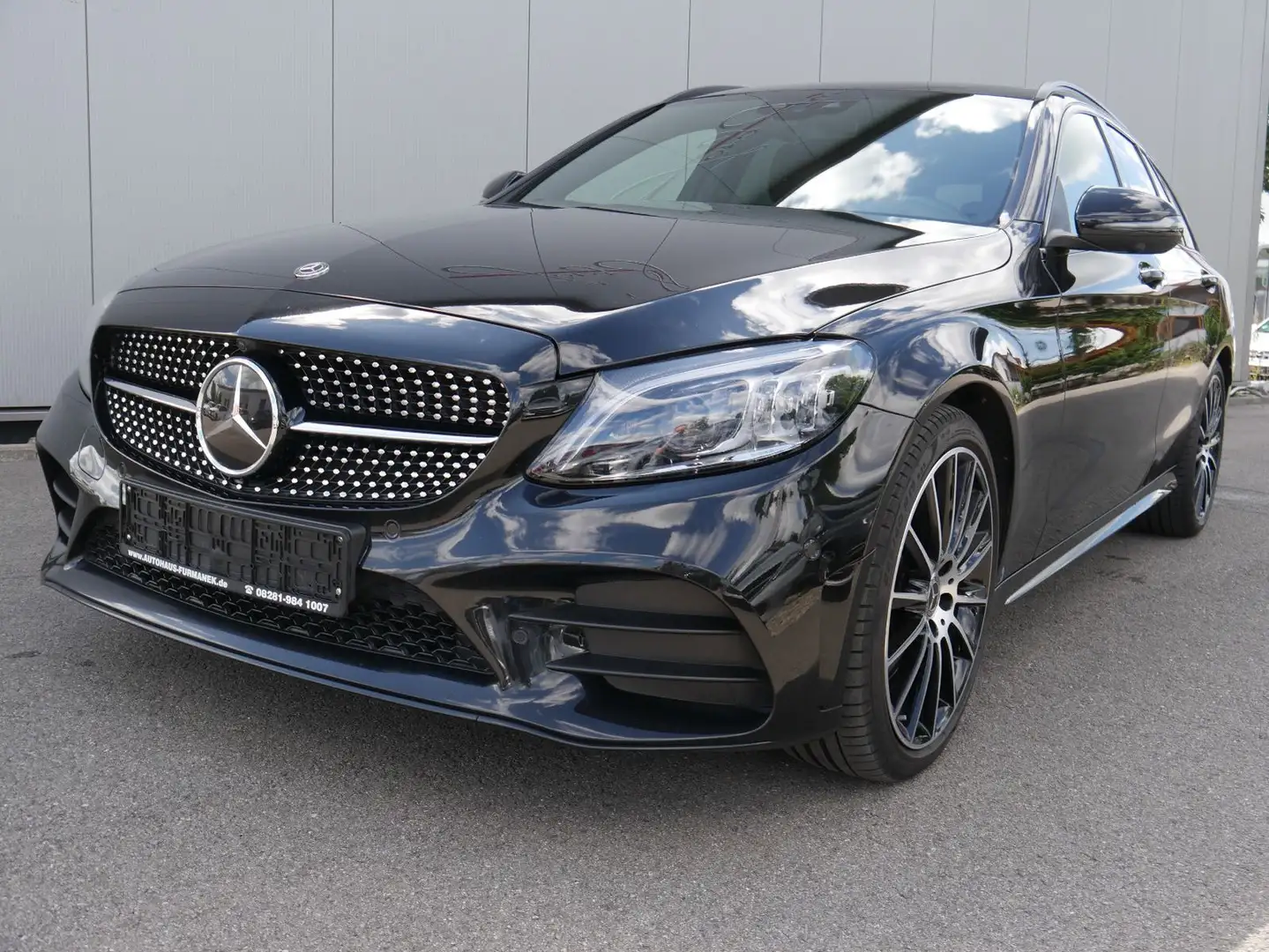 Mercedes-Benz C 400 T 4Matic AMG-Line NAVI/LED/PANO/STHZ/360 Černá - 1