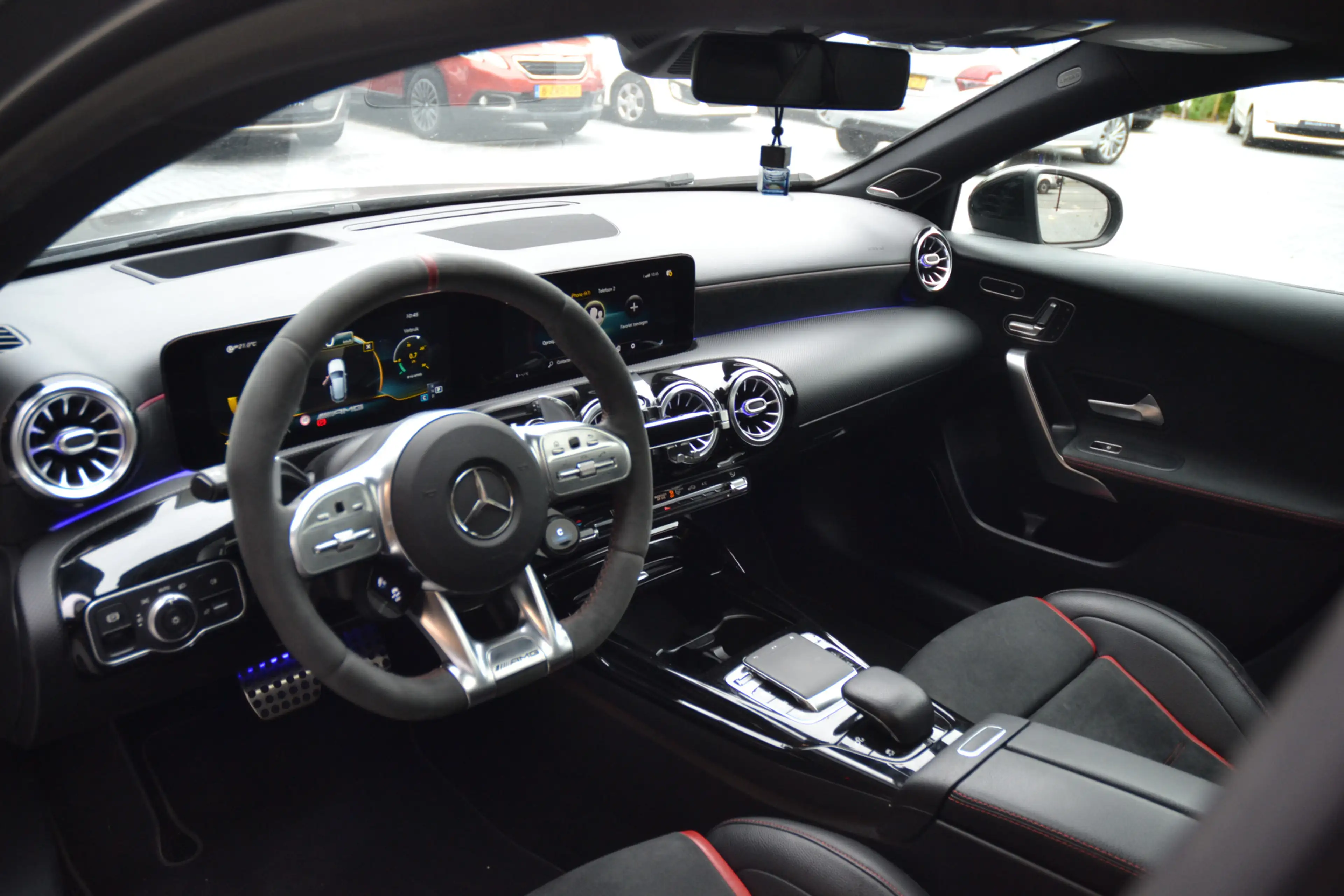 Mercedes-Benz A 35 AMG 4MATIC Edition 1 Pano | Burmester | Schaalstoelen — photo 11