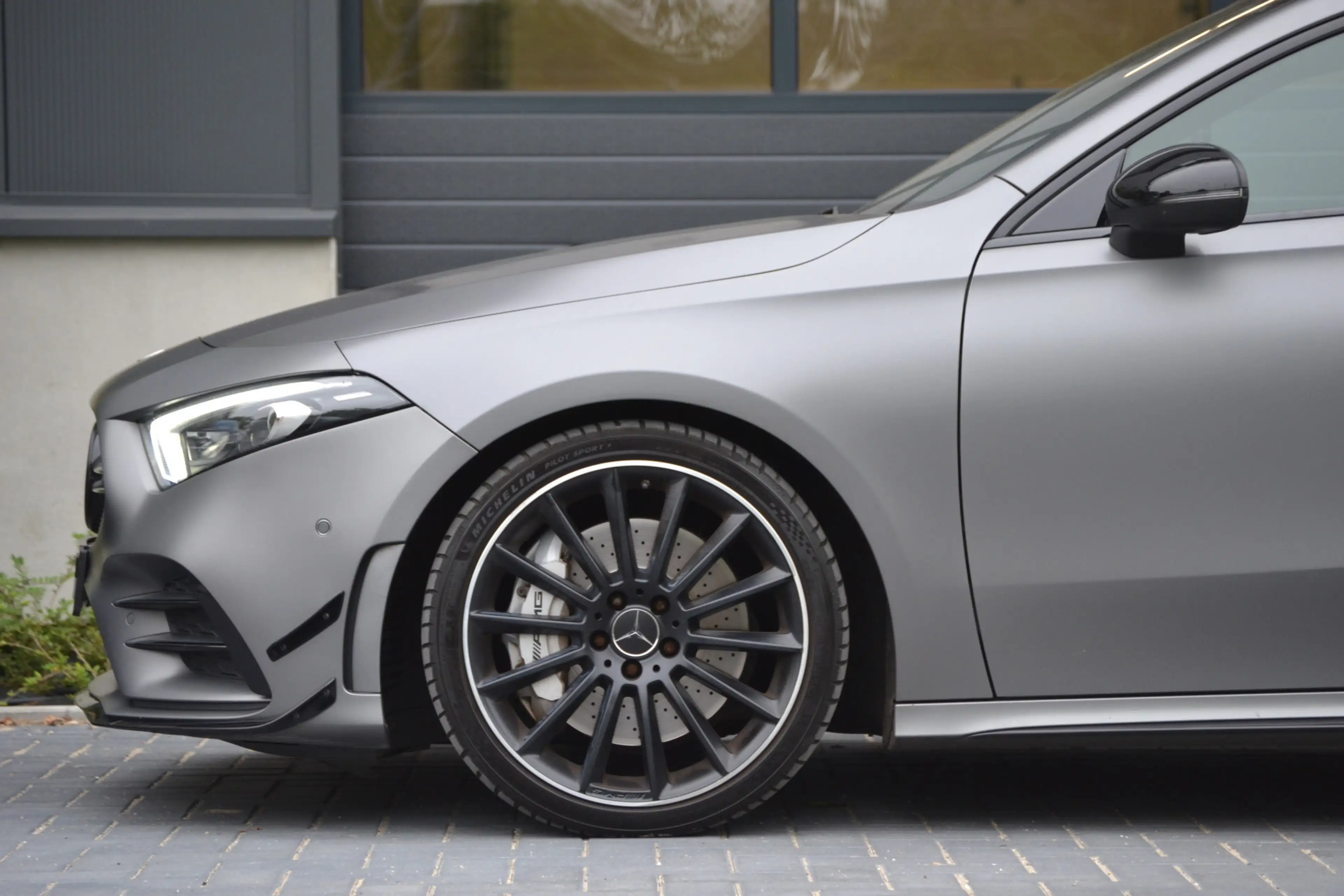 Mercedes-Benz A 35 AMG 4MATIC Edition 1 Pano | Burmester | Schaalstoelen — photo 9
