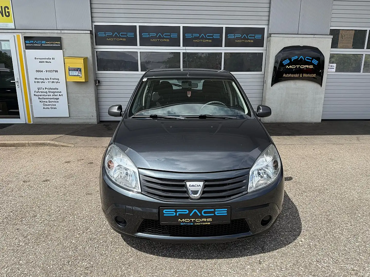 Dacia Sandero Ambiance 1,2 16V Grau - 2