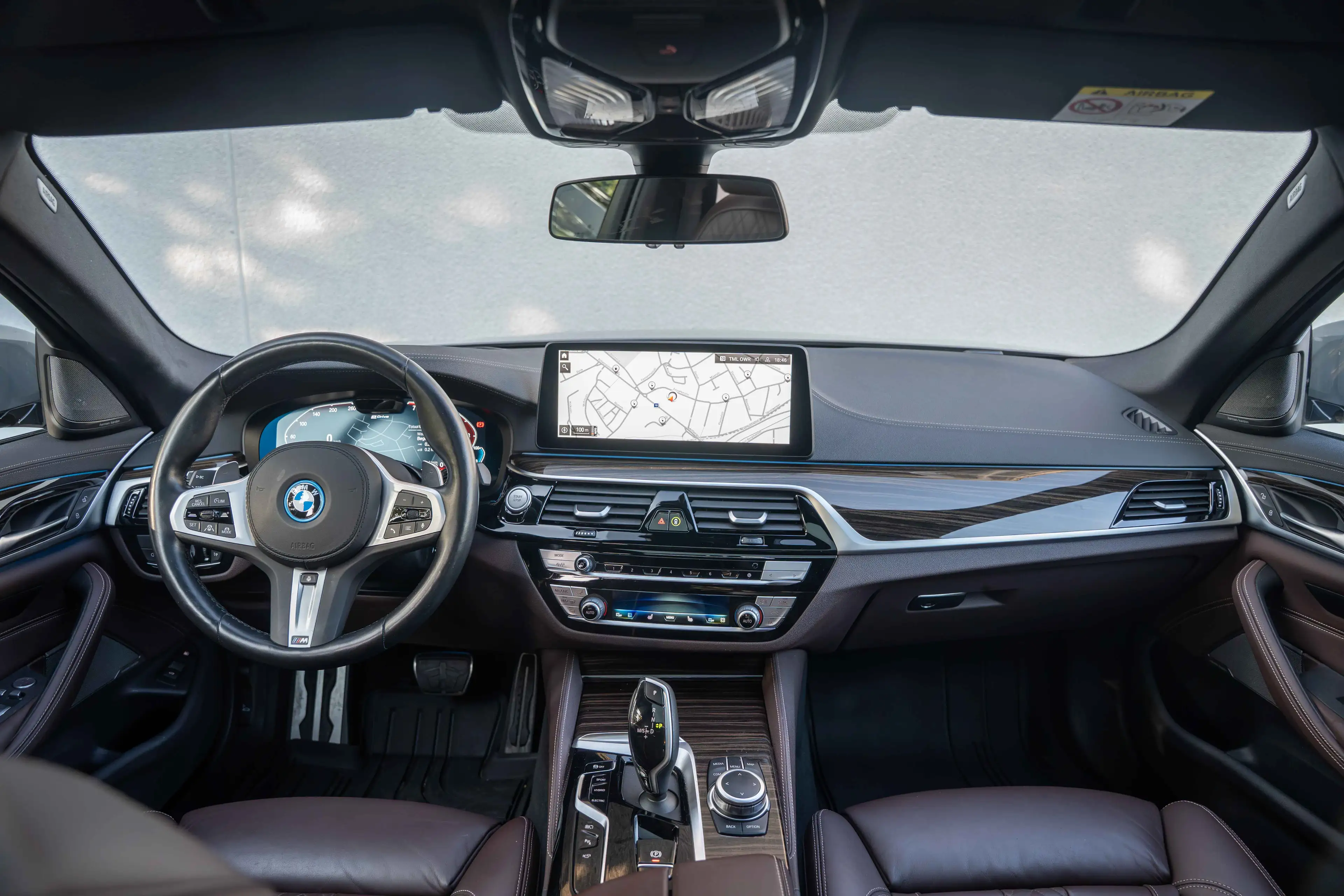 BMW 545 e xDrive M-SPORT/LASER/OPENDAK/HUD/H&K/19"/360°/MEMORY/ACC — photo 10