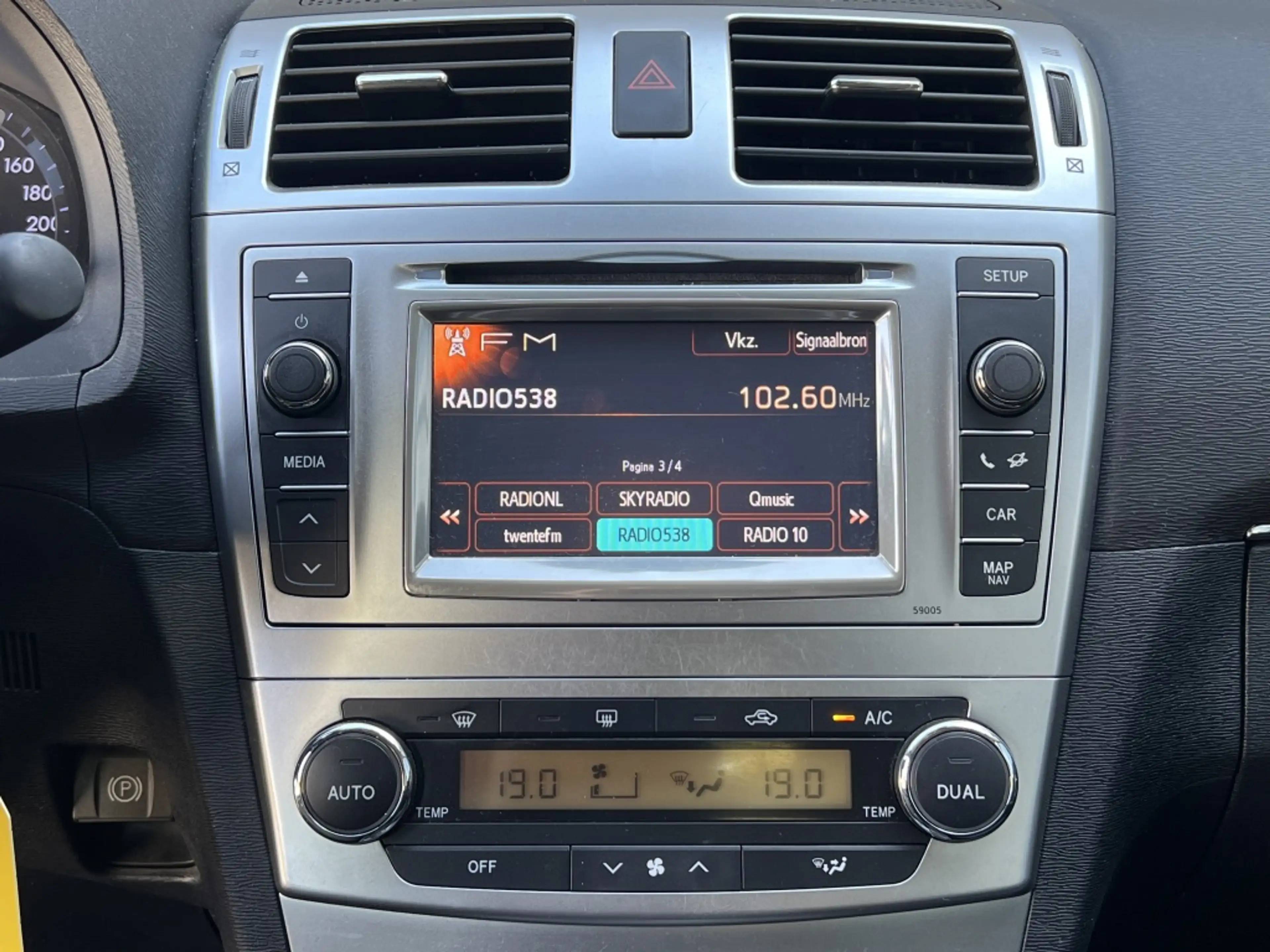 Toyota Avensis 1.8 VVTi Business Automaat 4-deurs | NL auto | Cli — photo 23
