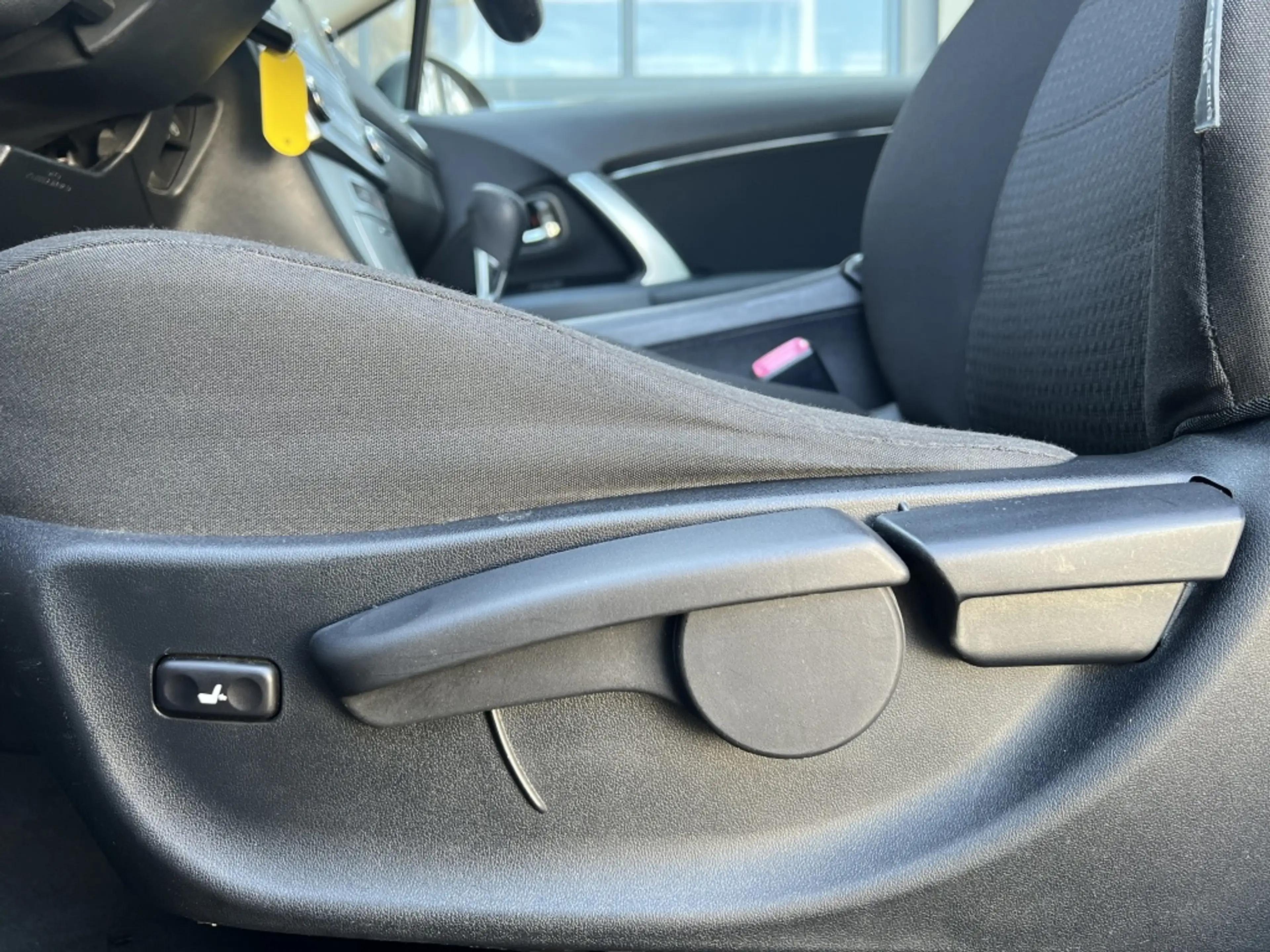 Toyota Avensis 1.8 VVTi Business Automaat 4-deurs | NL auto | Cli — photo 14
