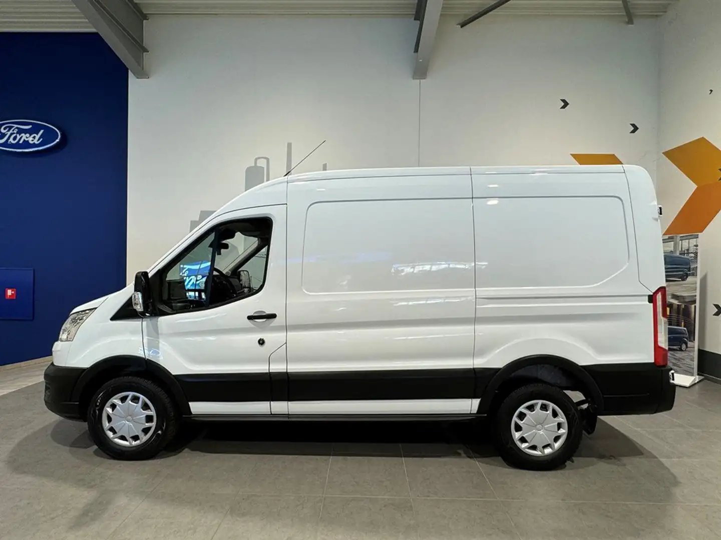 Ford Transit L2H2 350M - €20.990 Excl. BTW Blanc - 2