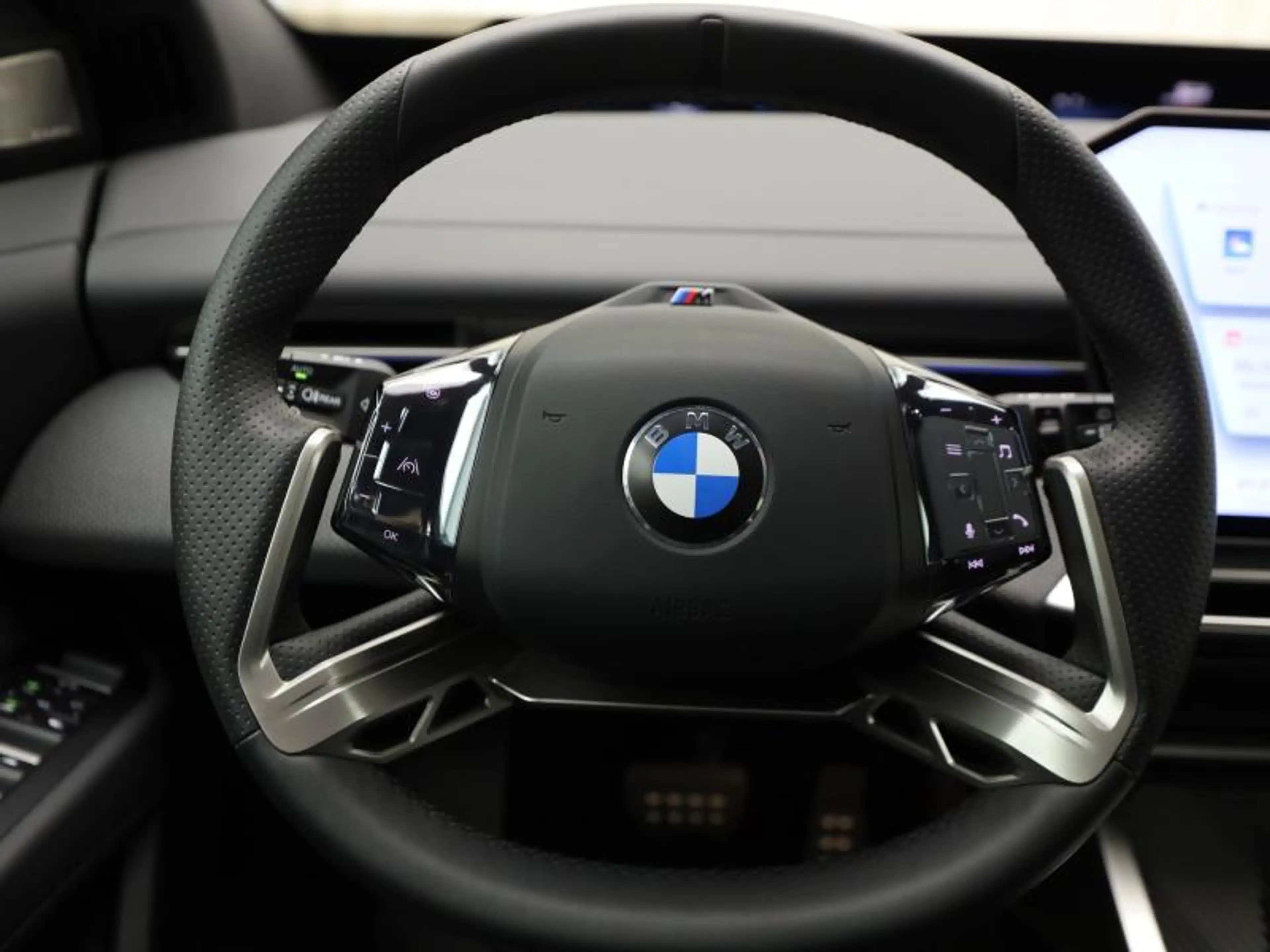 BMW iX3 50 XDRIVE - M SPORT — photo 9