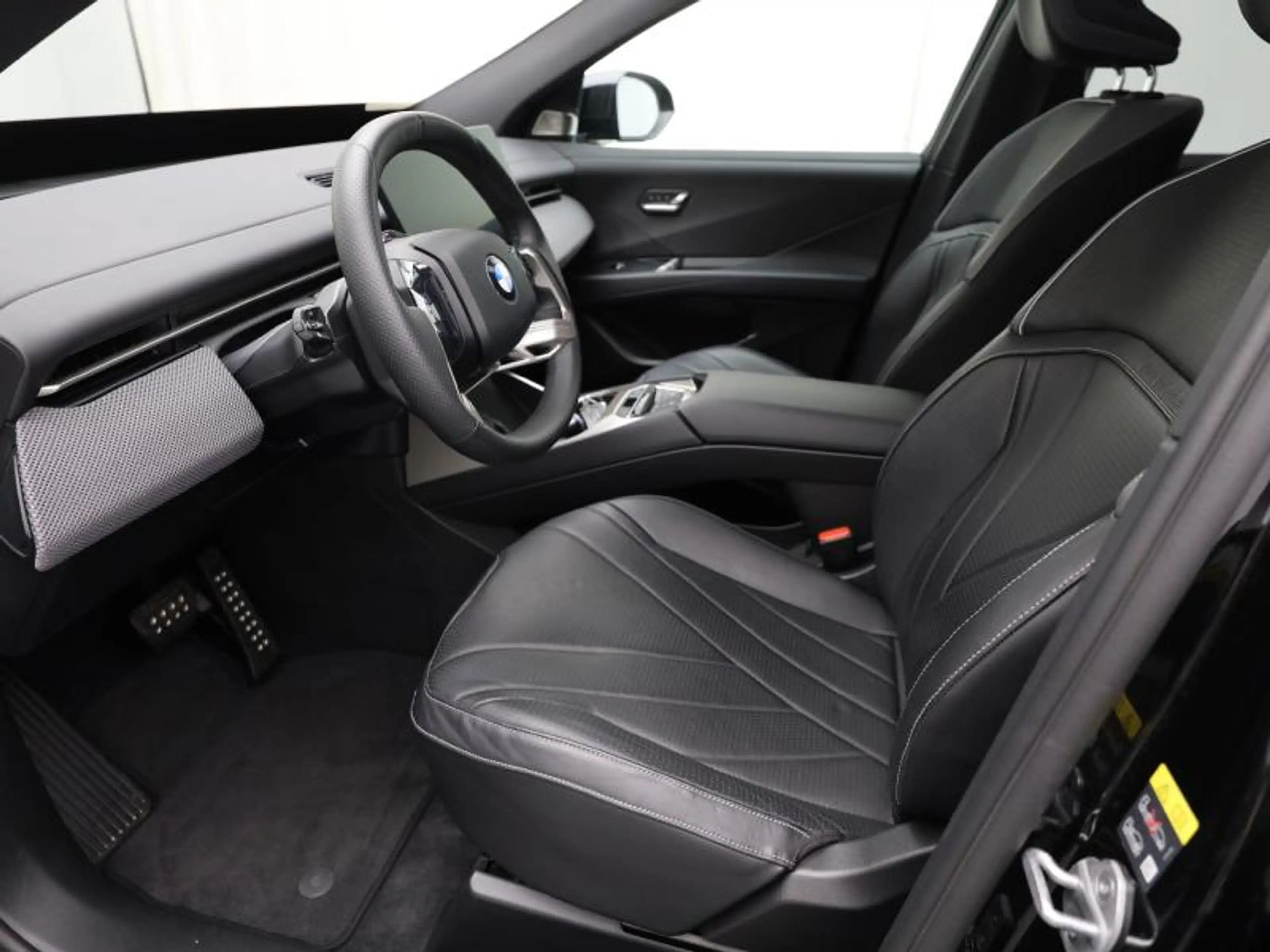 BMW iX3 50 XDRIVE - M SPORT — photo 6