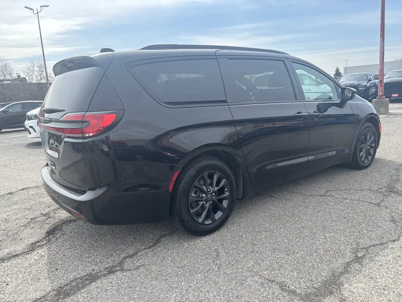 Chrysler Pacifica снимка Chrysler Pacifica