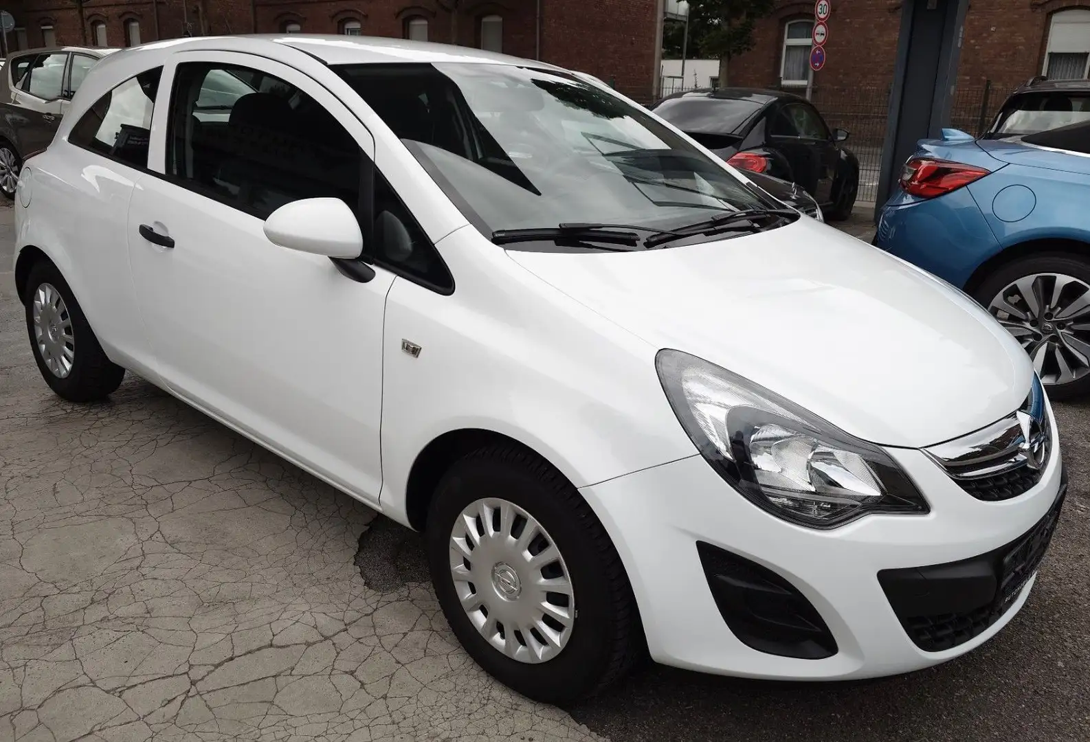 Opel Corsa D Selection 1.2i KLIMA/SERVO/ZV Weiß - 2