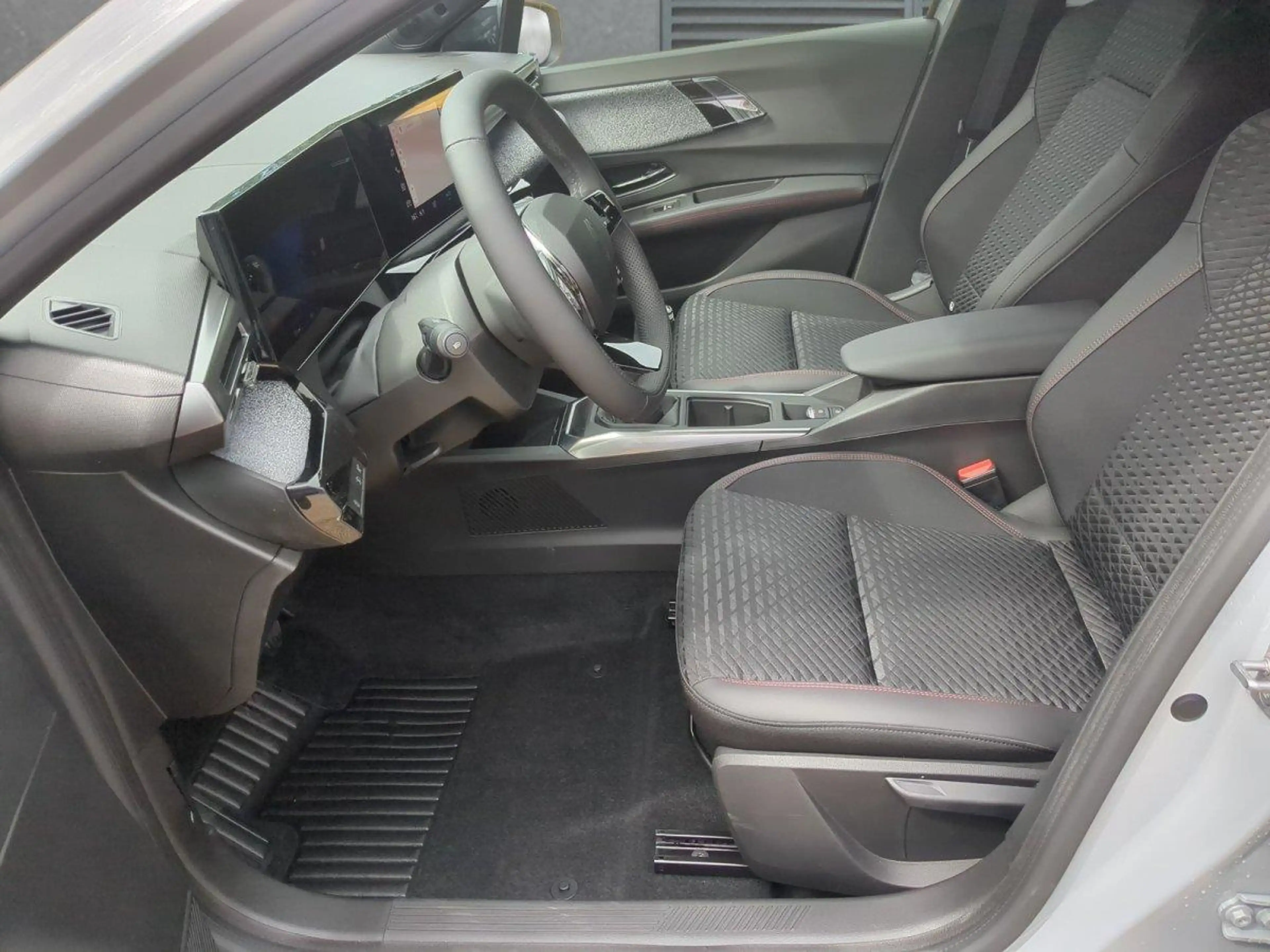 Renault Clio Techno RFK+Navi+Winter-Paket  TCe 115 84 kW (11... — photo 4
