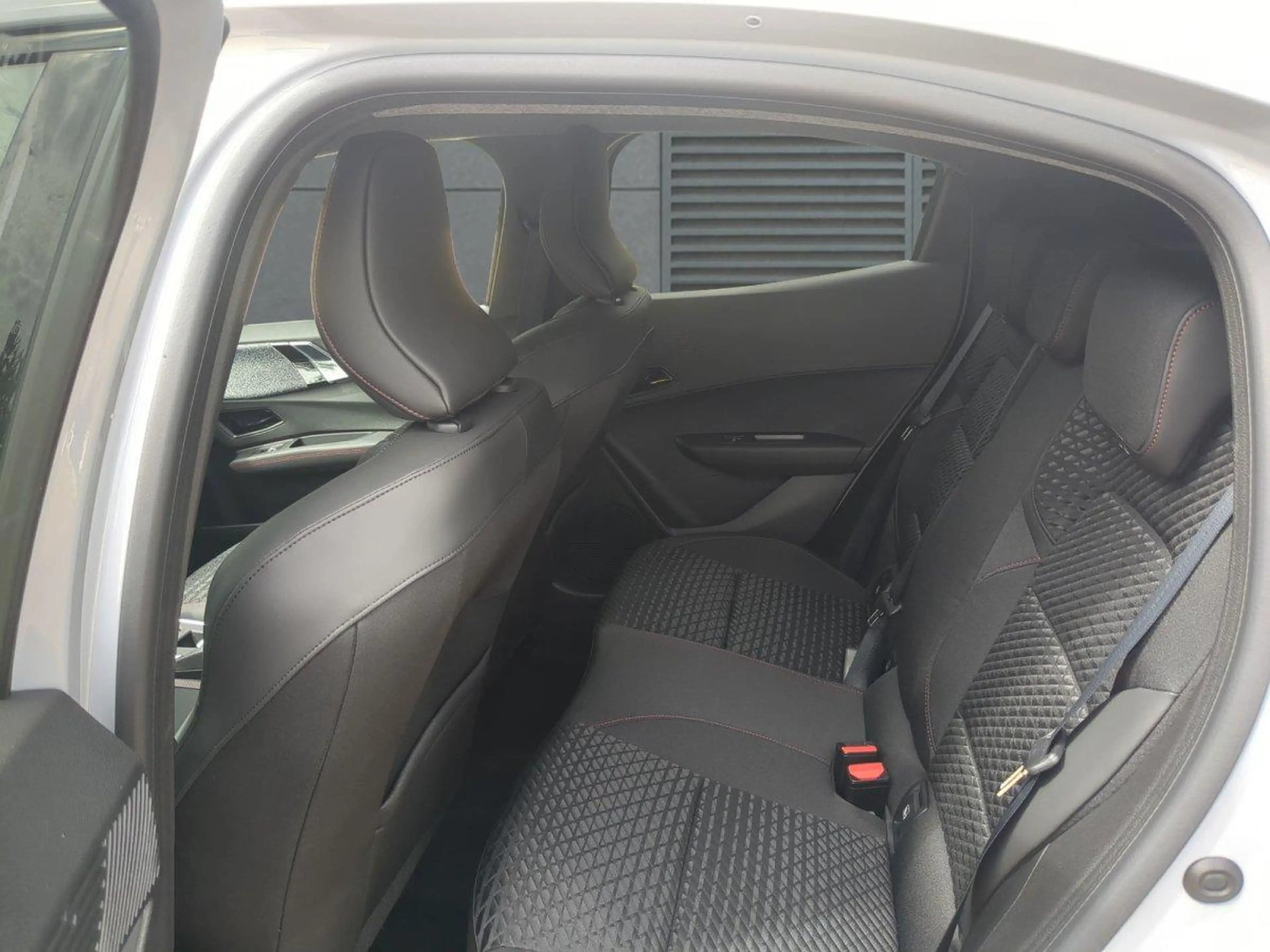 Renault Clio Techno RFK+Navi+Winter-Paket  TCe 115 84 kW (11... — photo 6