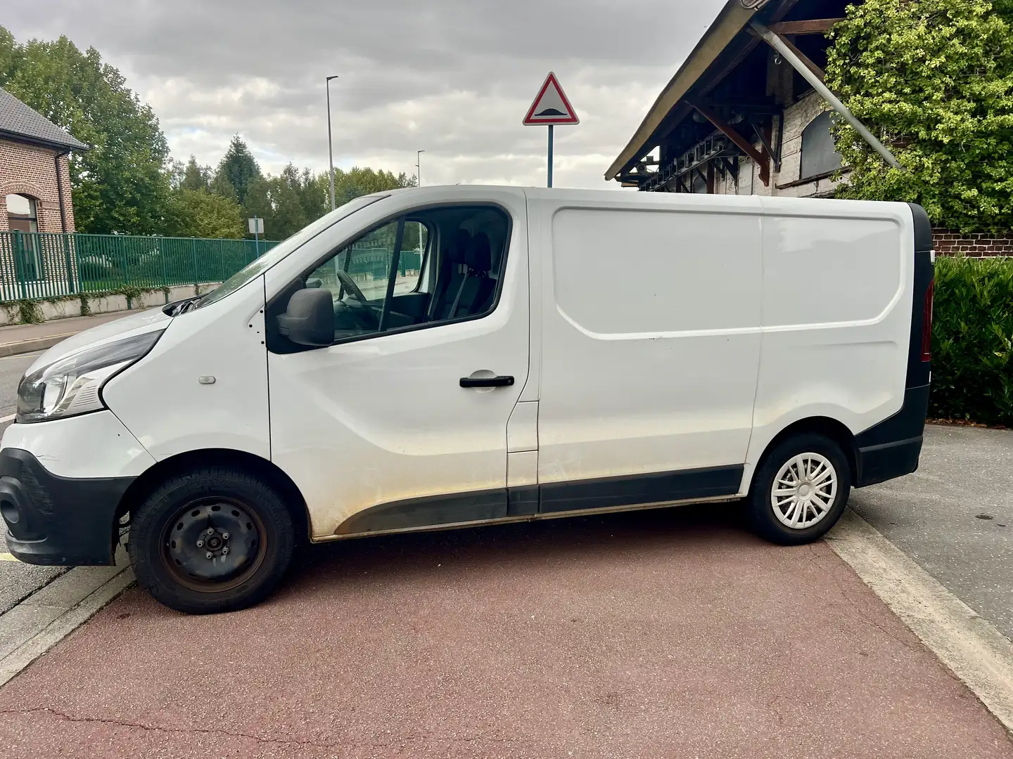 Renault Trafic FGN L1H1 1000 KG DCI 90 CONFORT - 2