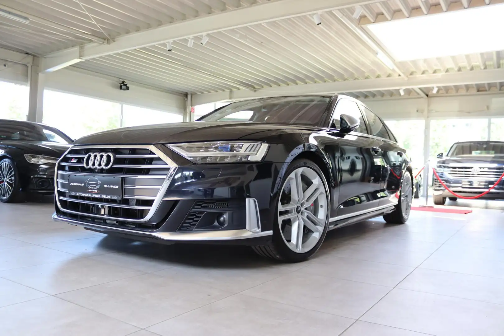 Audi S8 4.0 TFSI quattro 420 kW (571 PS), Autom. 8-Gang... Siyah - 1