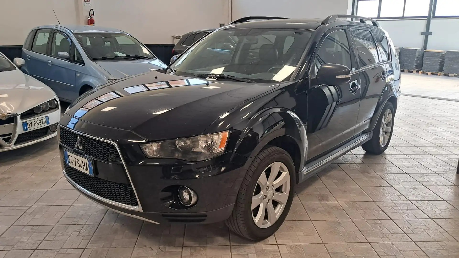 Mitsubishi Outlander Outlander 2.2 DI-D Intense DPF Nero - 1