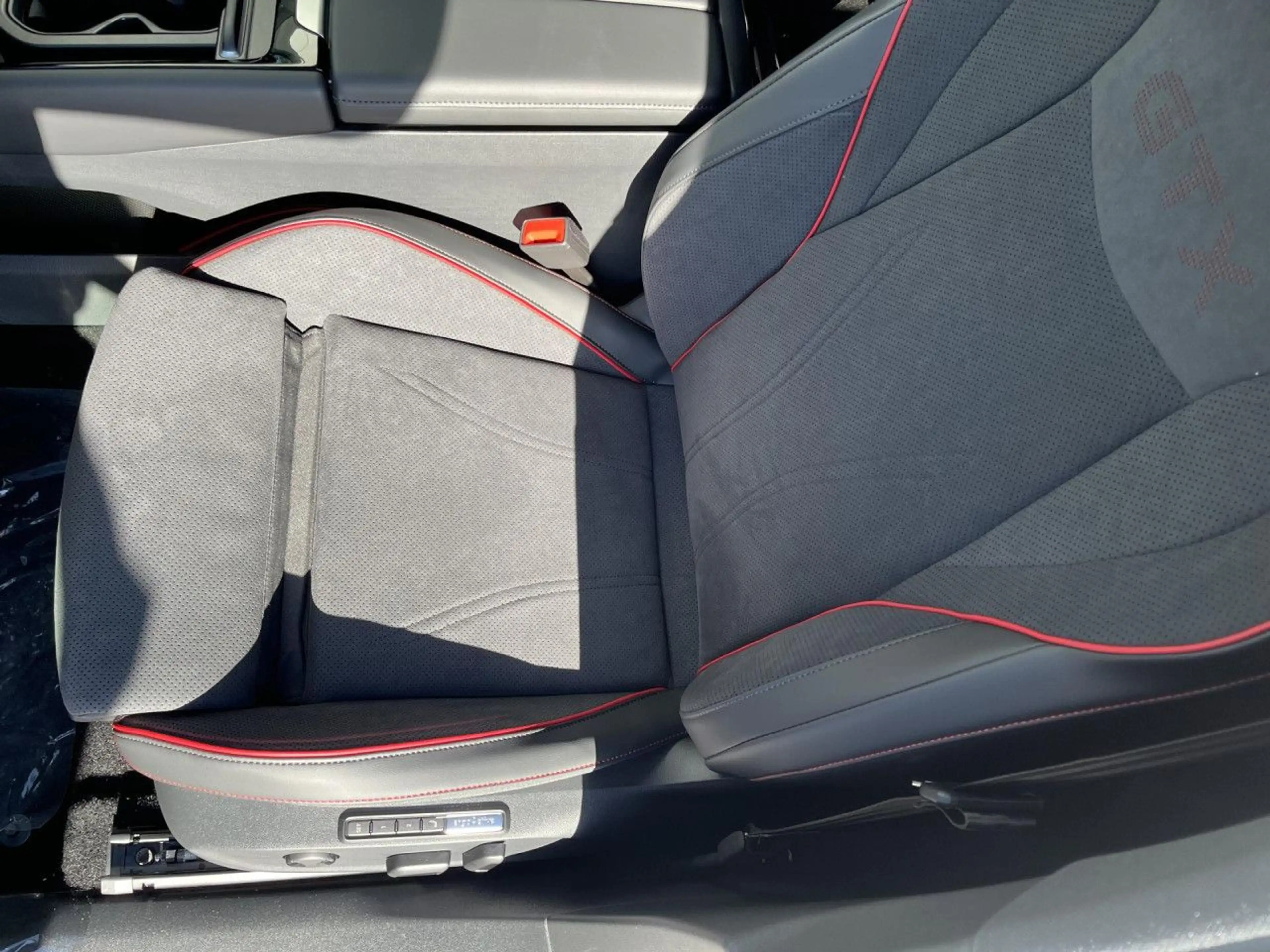 Volkswagen ID.7 Tourer 4Motion GTX 86 kWh AHK Wärme Navi LED — photo 5