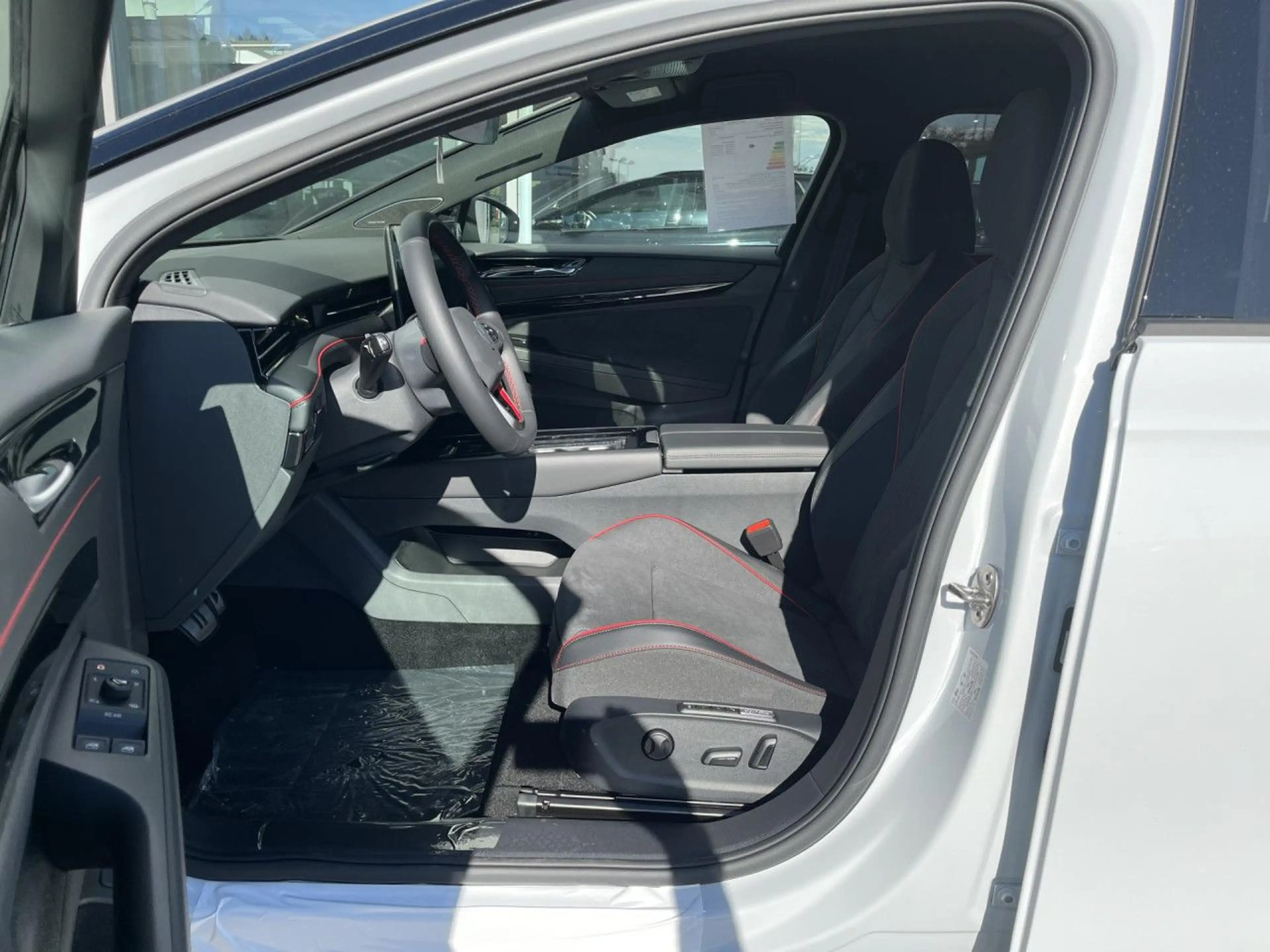 Volkswagen ID.7 Tourer 4Motion GTX 86 kWh AHK Wärme Navi LED — photo 4