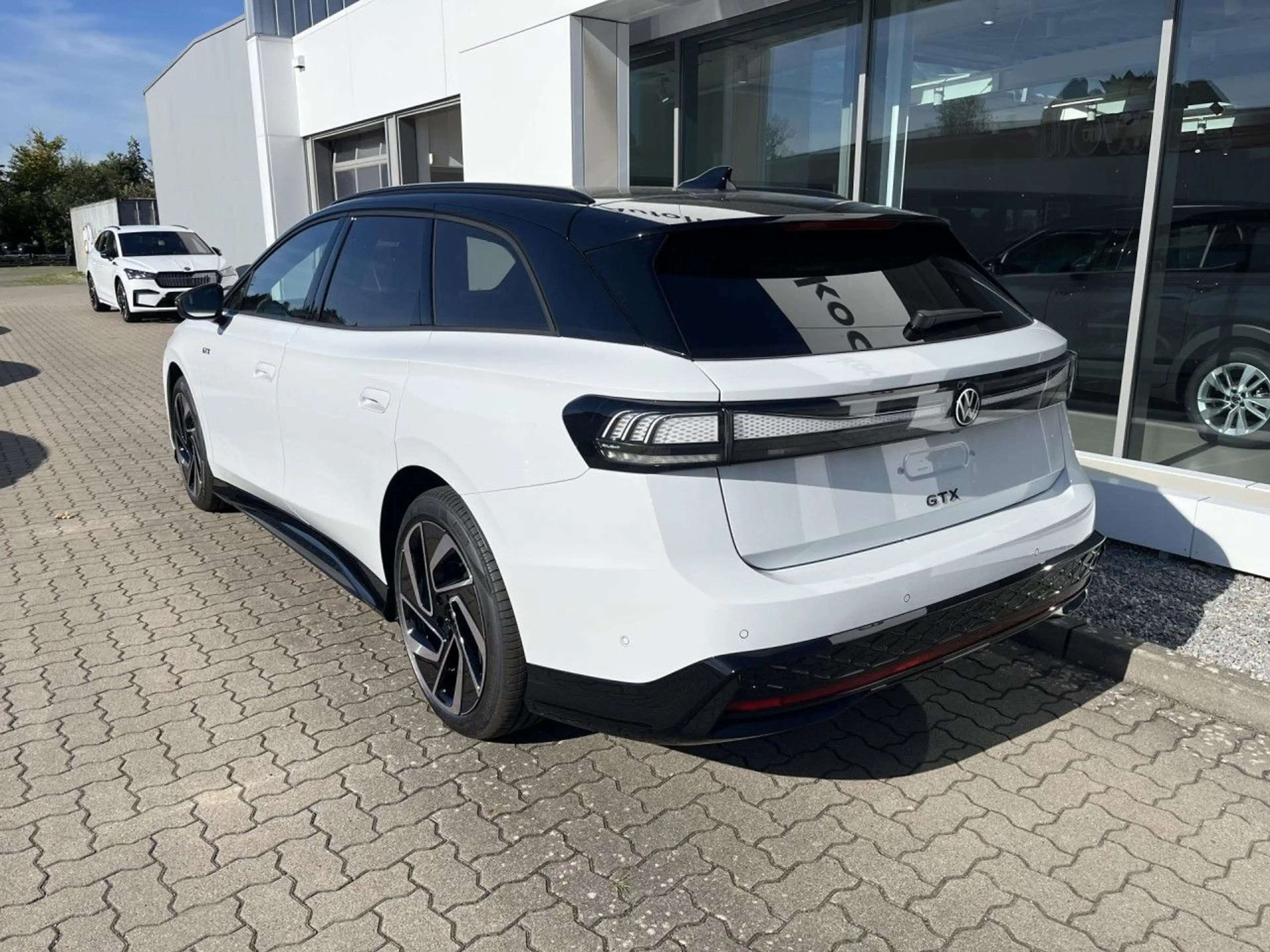 Volkswagen ID.7 Tourer 4Motion GTX 86 kWh AHK Wärme Navi LED — photo 3