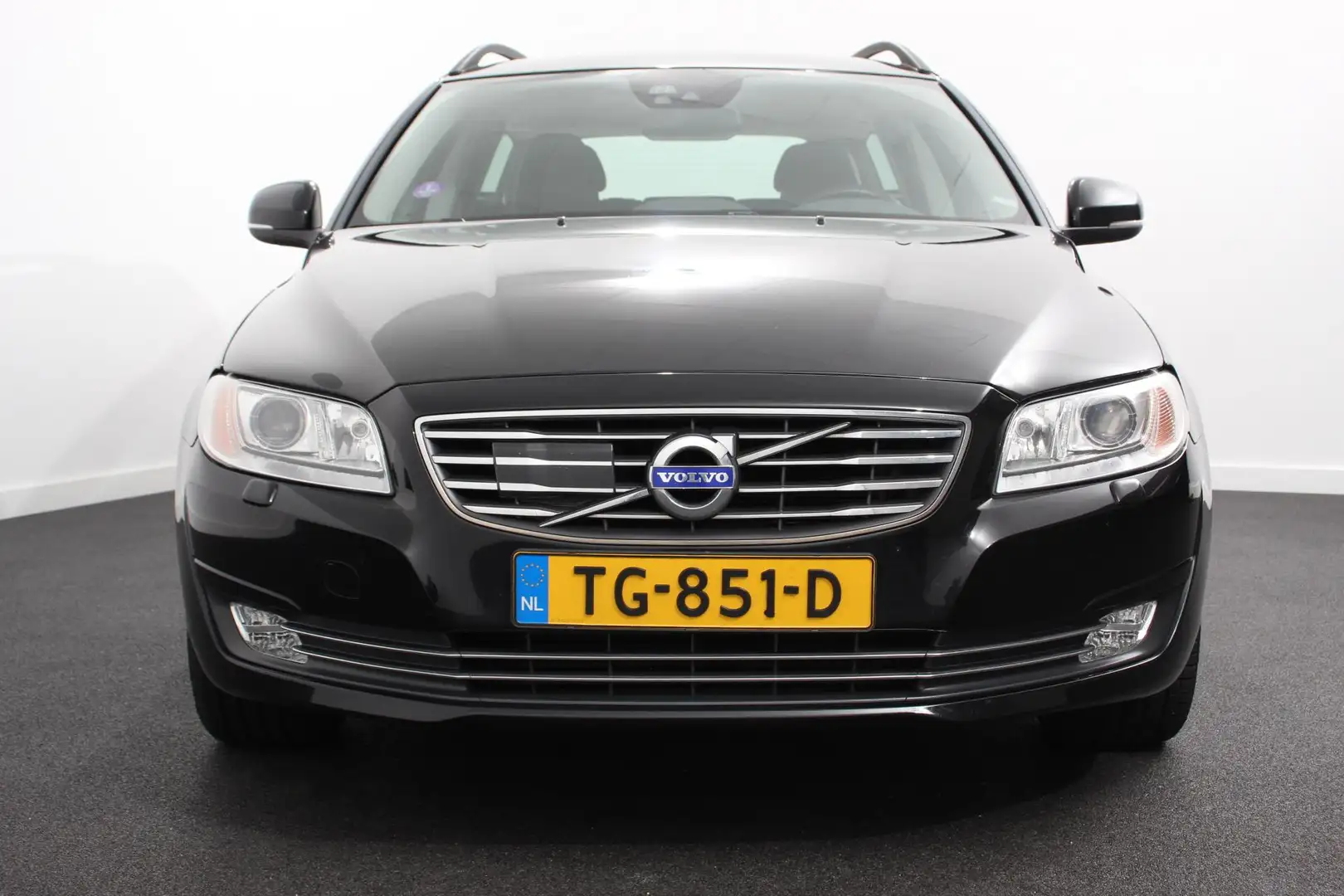 Volvo V70 2.0 T5 Automaat Dynamic Edition CNG | Navigatie | Nero - 2