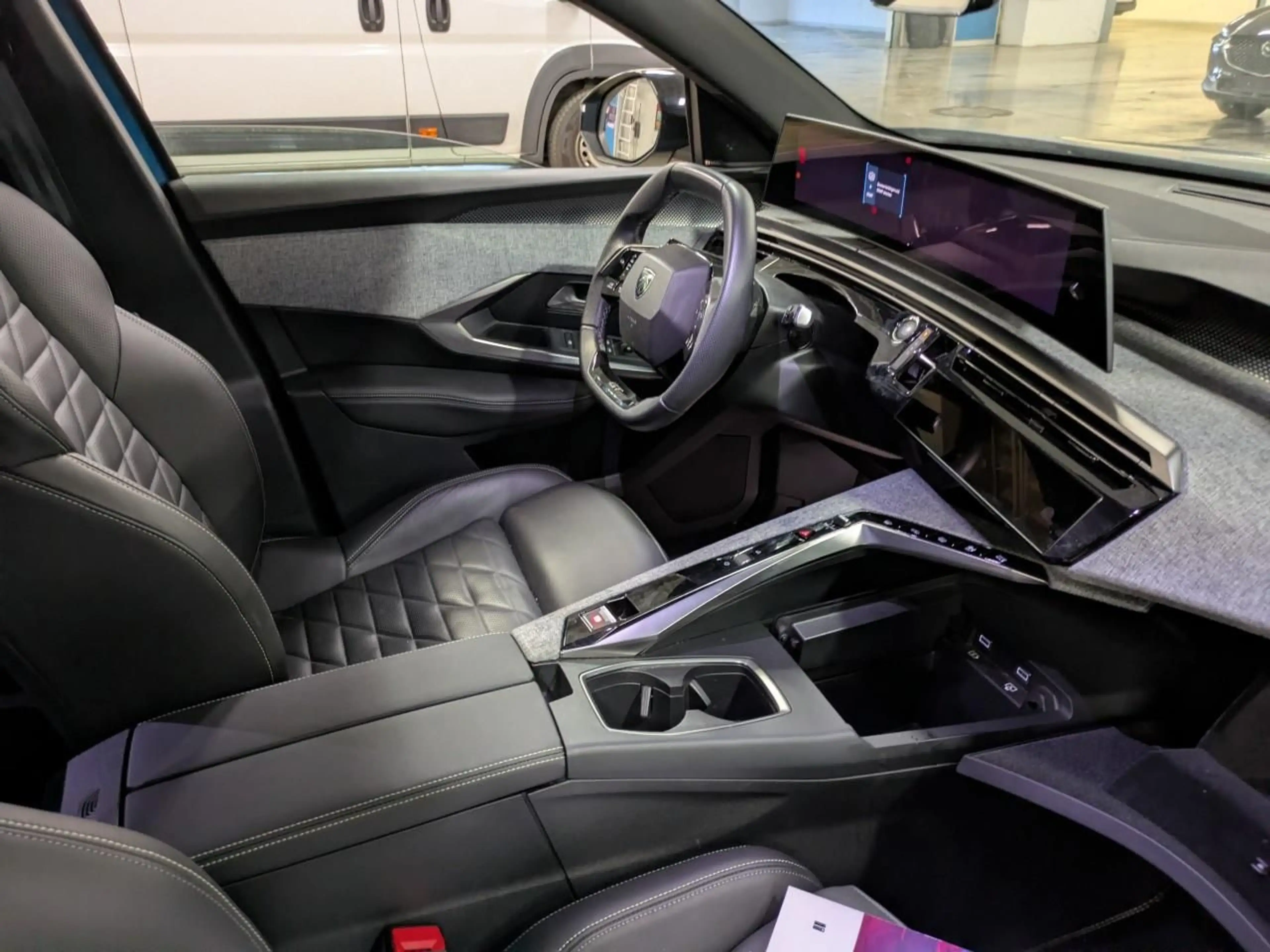 Peugeot 3008 GT Elektromotor 210 ACC+AHK+Alcantara+LED — photo 8