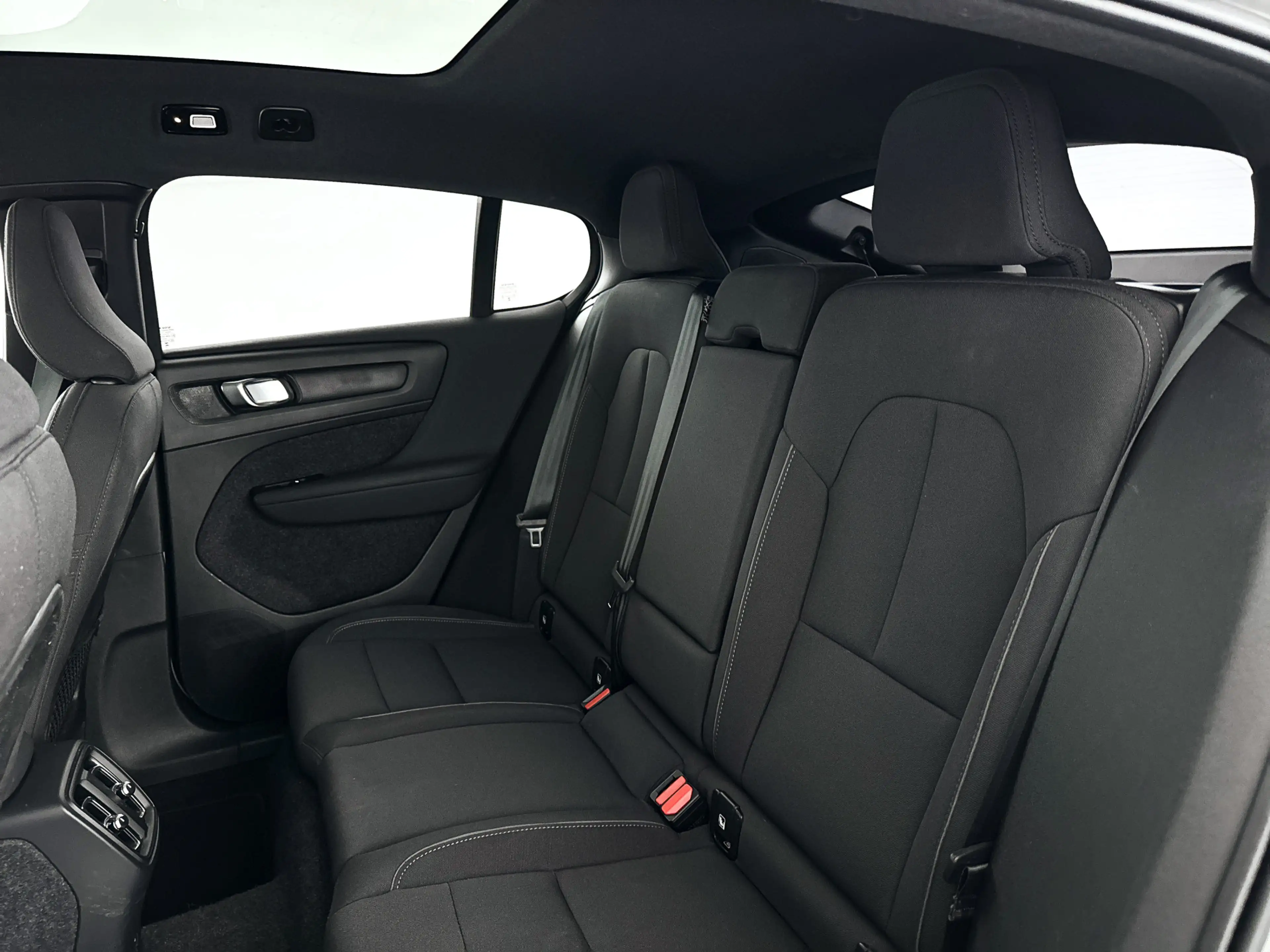 Volvo C40 Single Motor Core 69 kWh | Panoramadak — photo 11