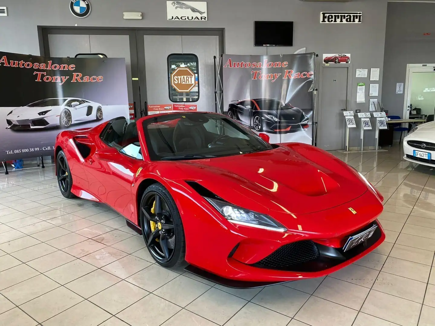 Ferrari F8 Spider F8 Tributo Spider Spider 3.9 Červená - 1