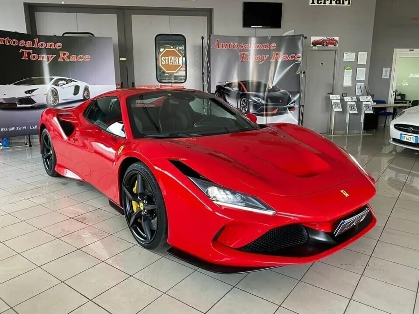 Ferrari F8 Spider F8 Tributo Spider Spider 3.9 Červená - 2