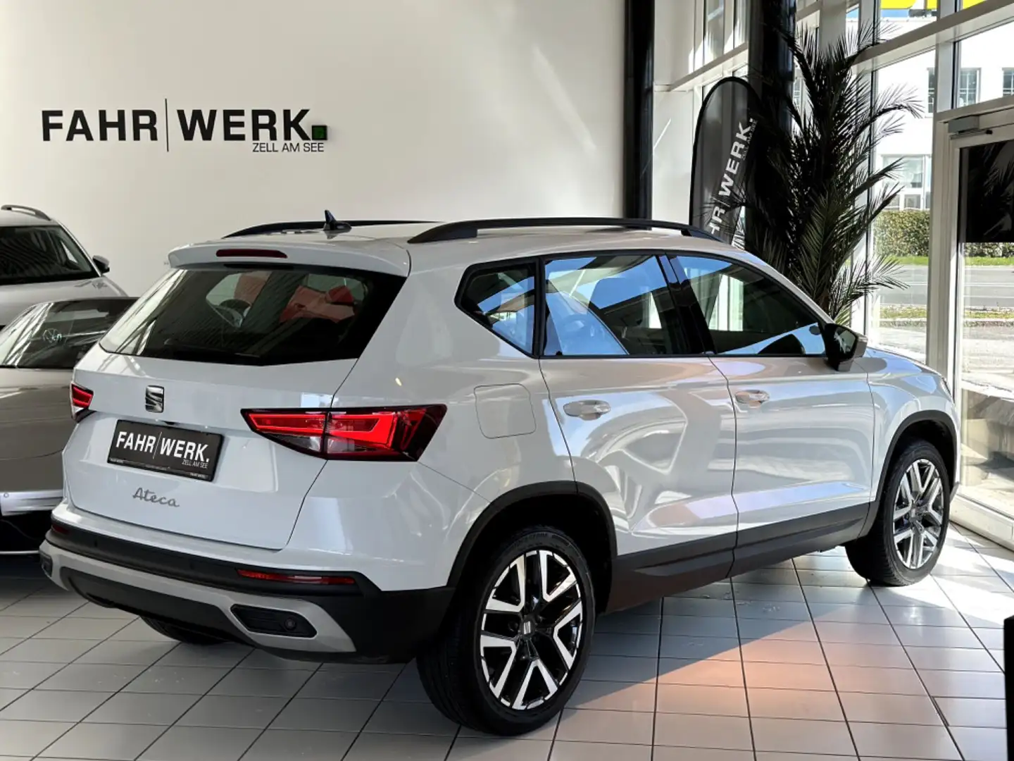 SEAT Ateca 1,5 TSI DSG Style Weiß - 2