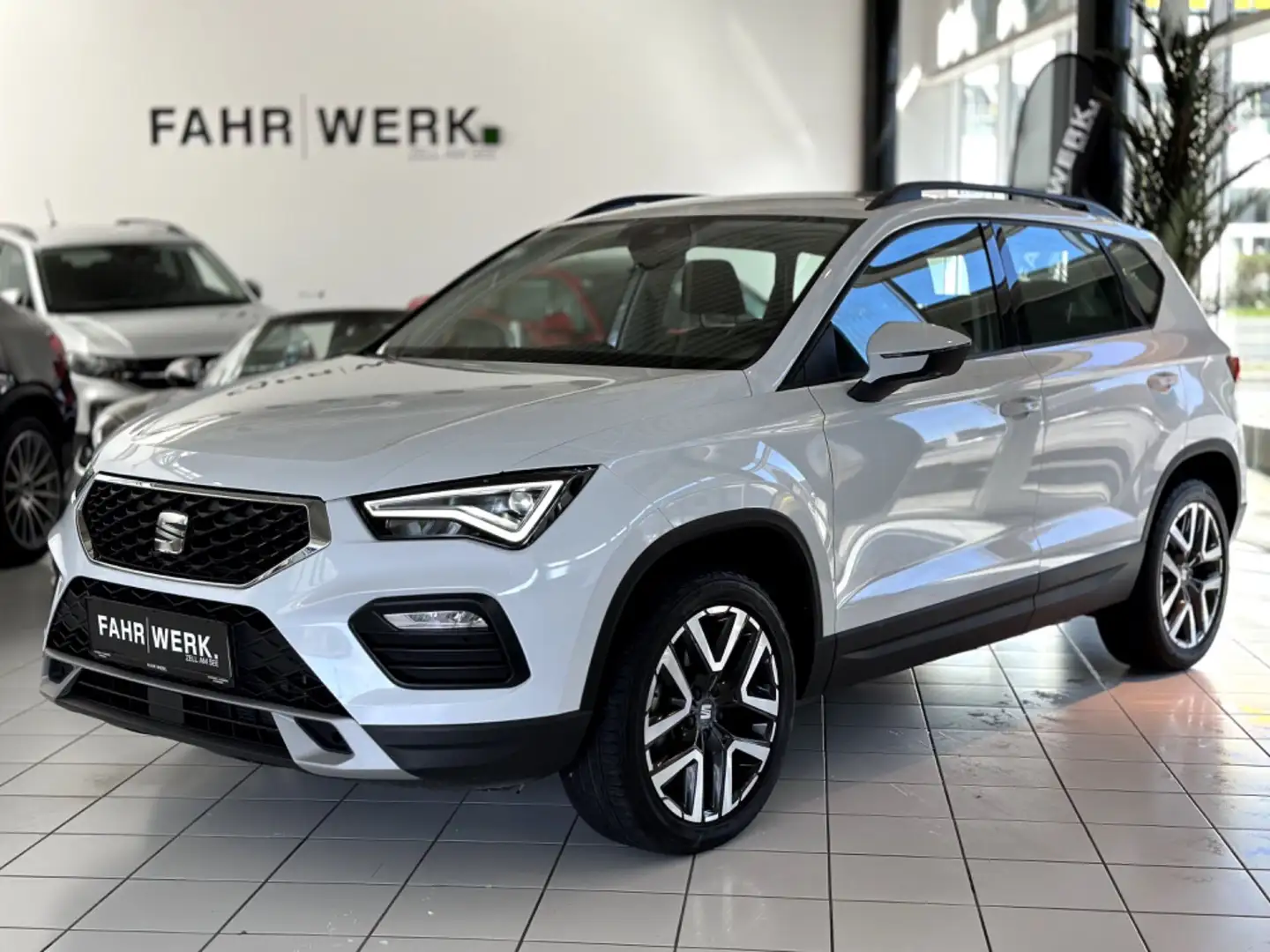 SEAT Ateca 1,5 TSI DSG Style Weiß - 1
