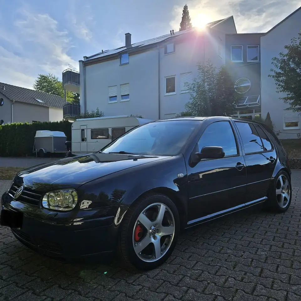 Volkswagen Golf 2.8 V6 4Motion, foto 2