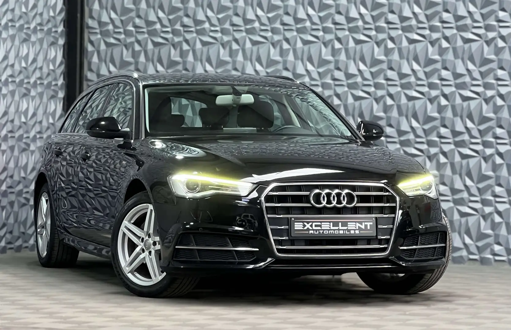 Audi A6 Avant 2.0 TDi/S line/BOITE AUTO/BLUETOOTH/GARANTIE Noir - 2