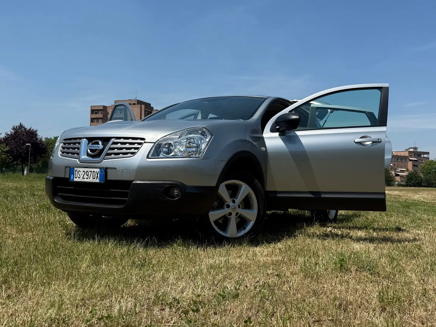 Nissan Qashqai Silber - 1