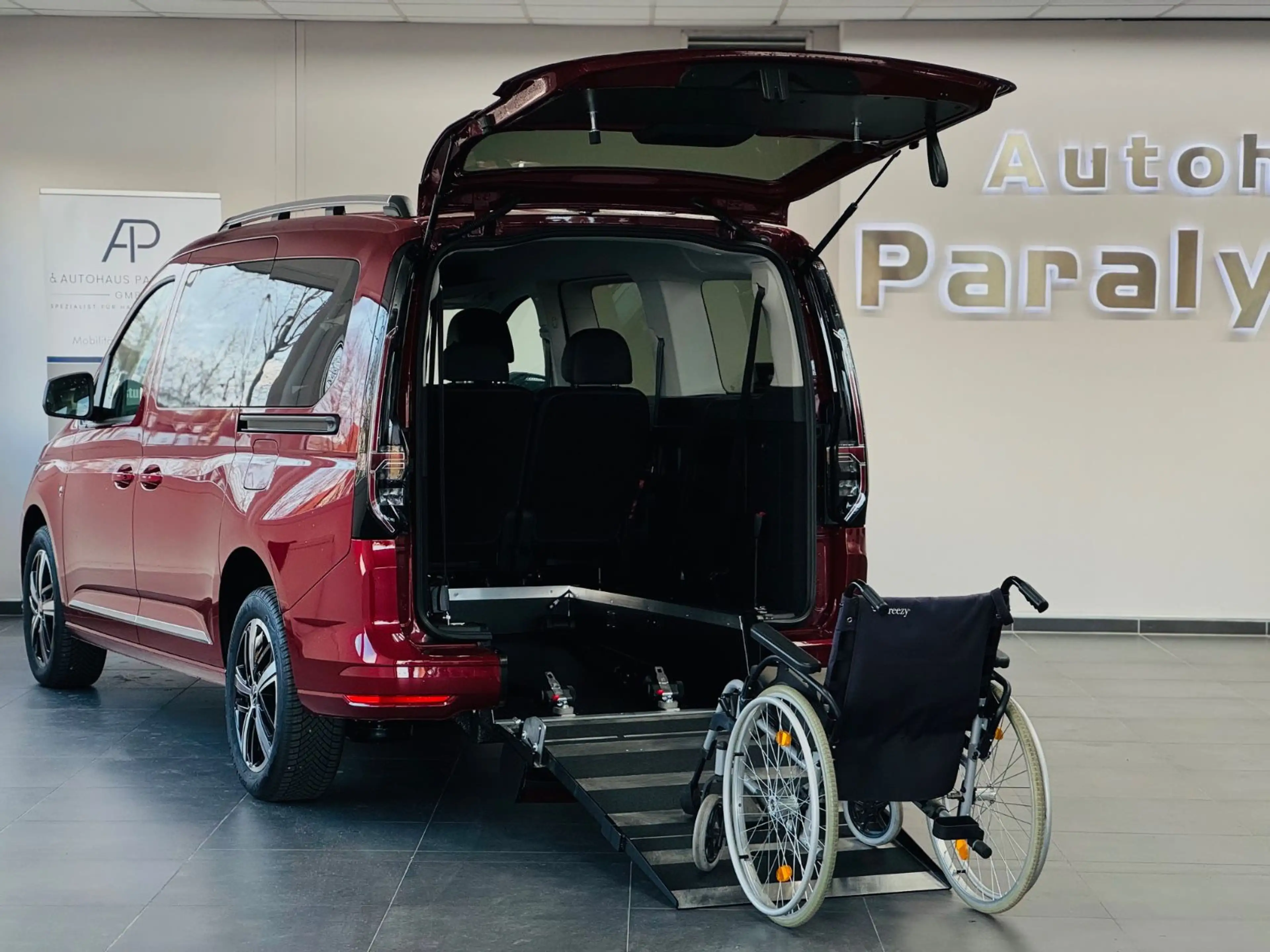 Volkswagen Caddy Maxi Style DSG TSI Rollstuhlgerecht-Rampe