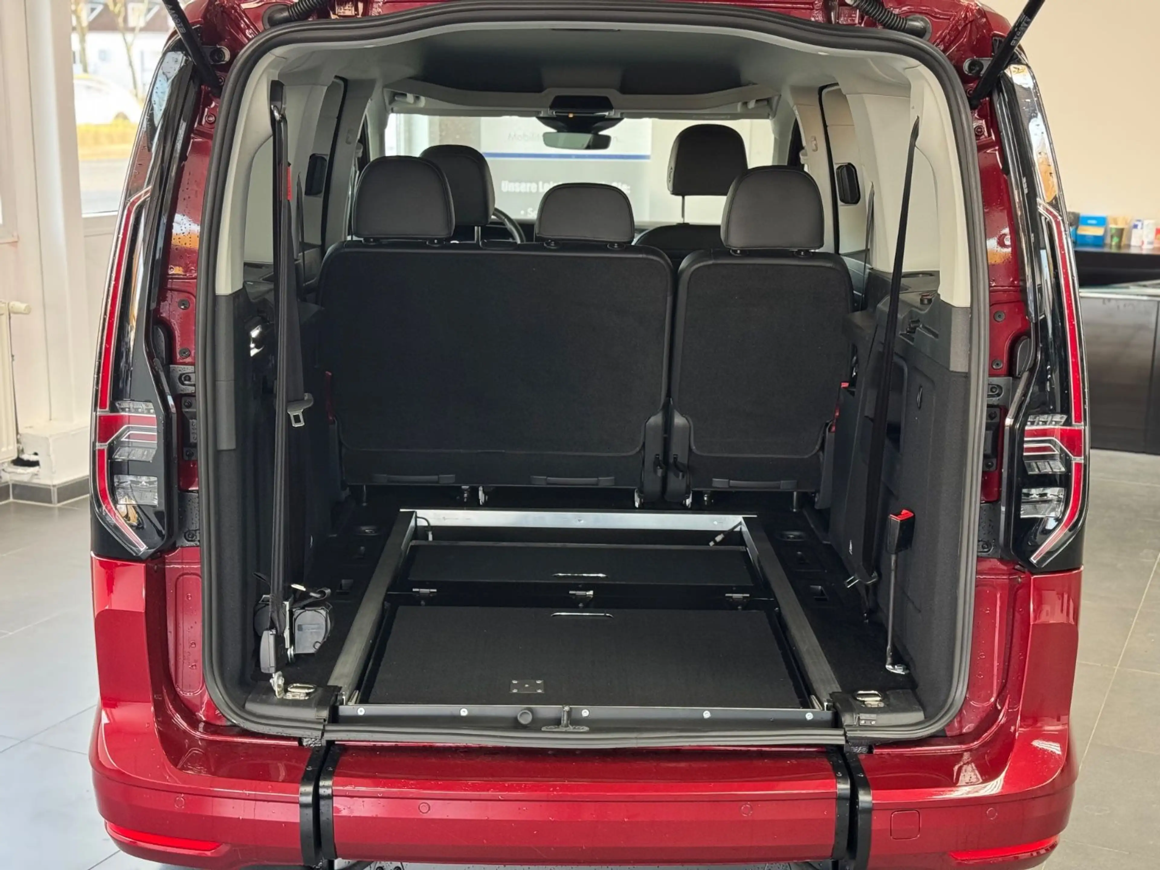 Volkswagen Caddy Maxi Style DSG TSI Rollstuhlgerecht-Rampe — photo 12