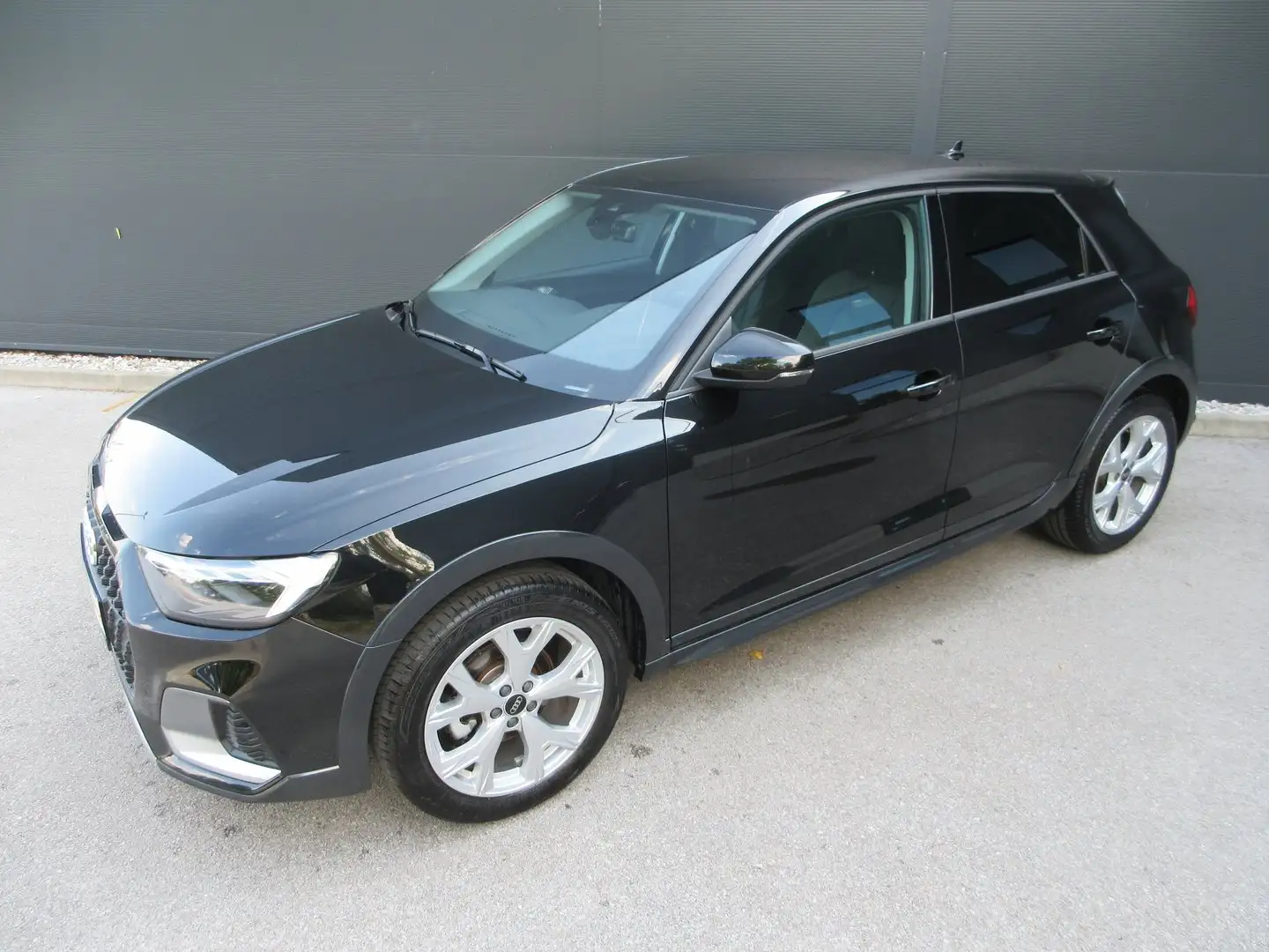 Audi A1 35 TFSI Schwarz - 2