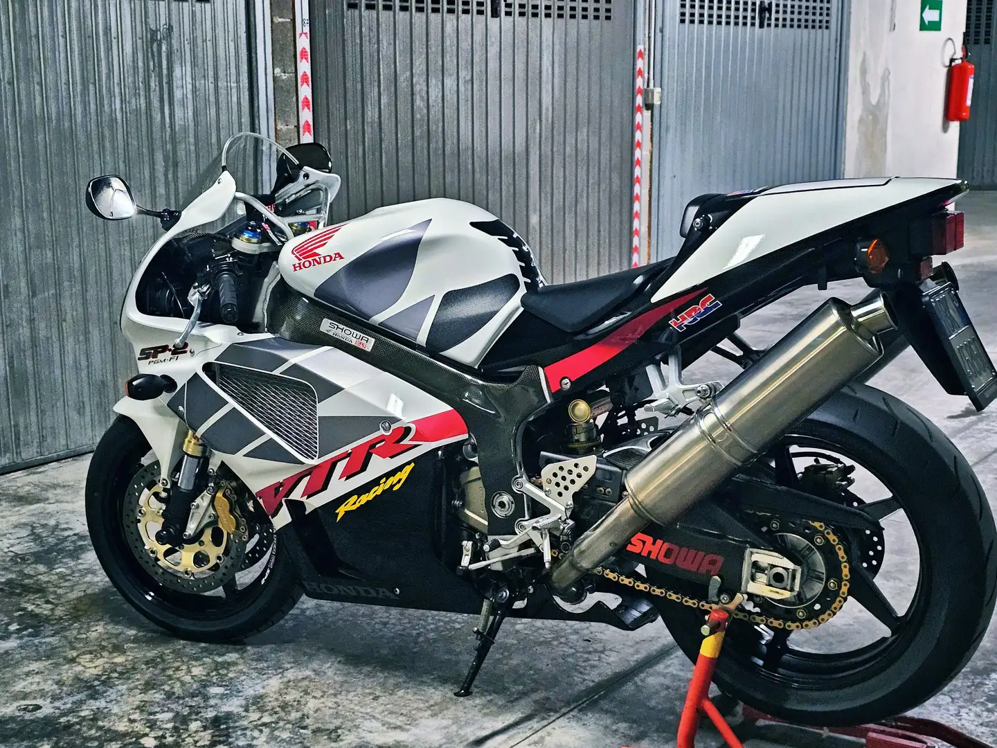 Honda VTR 1000 SP2 Bianco - 2