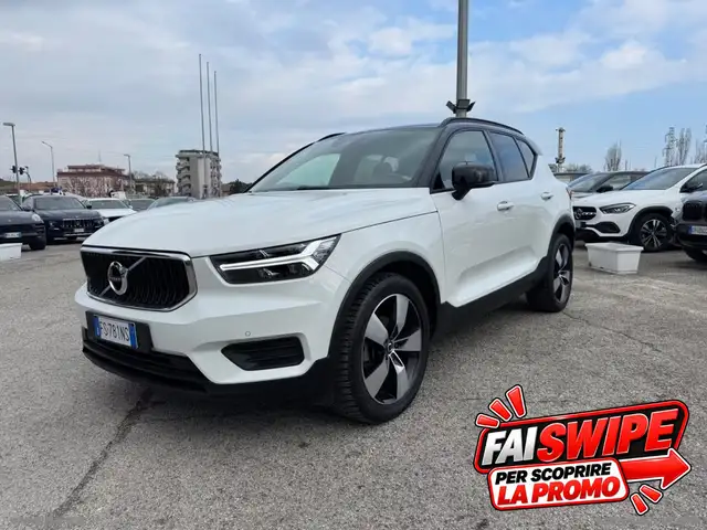 2019 Volvo XC40 in White for sale