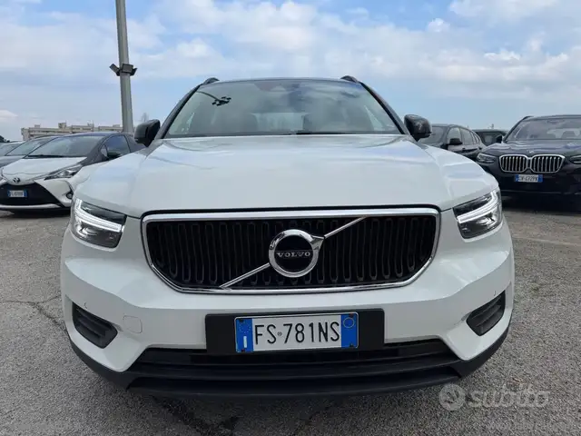 Volvo XC40 view 10