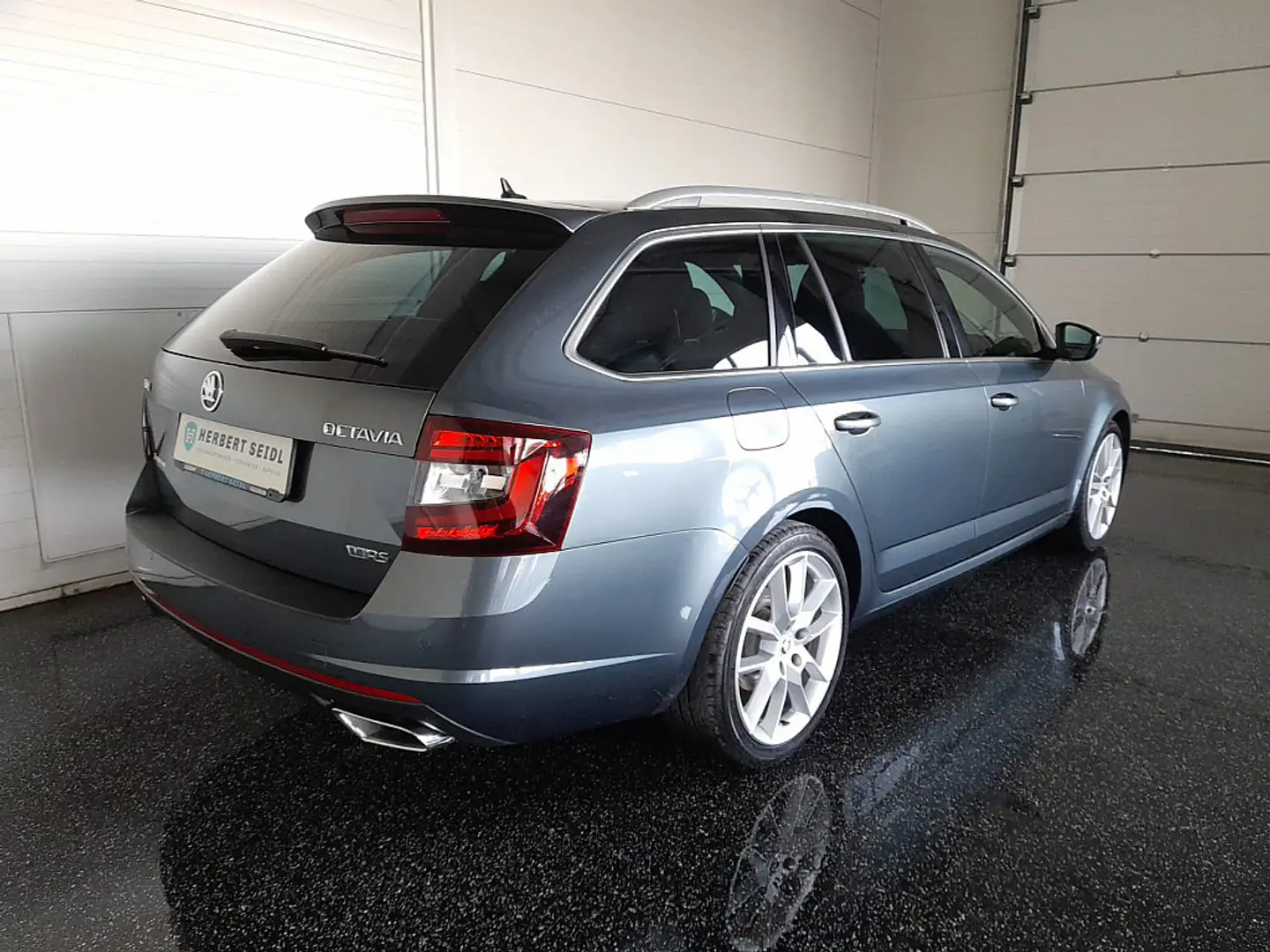 Skoda Octavia Combi RS 2,0 TDI DSG *LED / NAVI / DRIVING MODE... Grau - 2