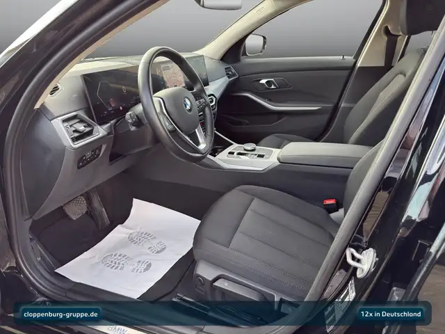 BMW 3 Series view 12