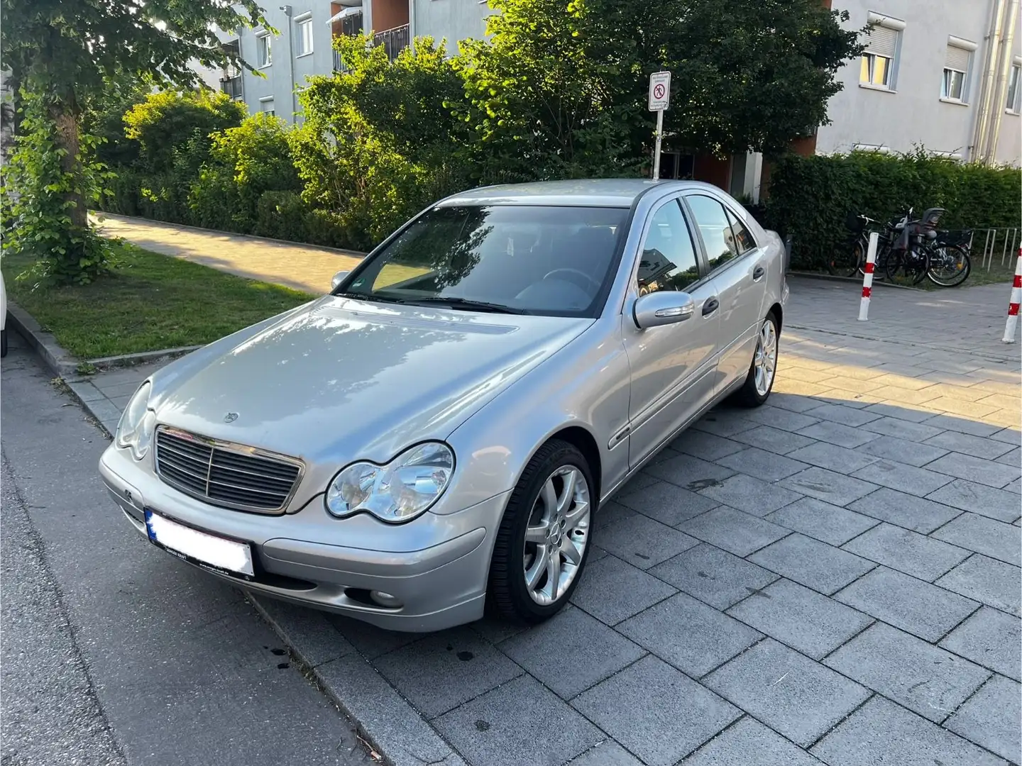 Mercedes-Benz C 180 C -Klasse Lim. C 180 Kompressor Silber - 1