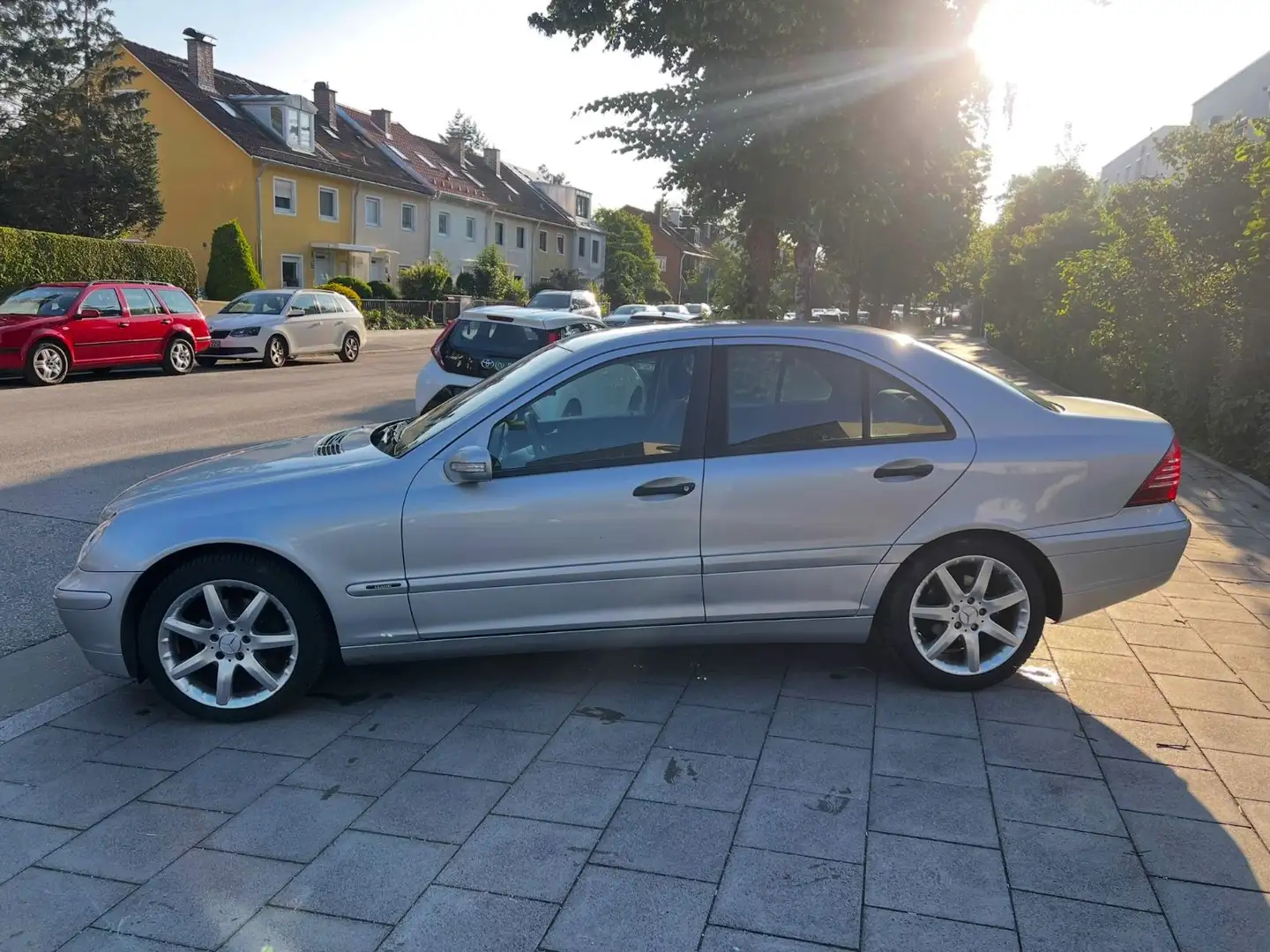 Mercedes-Benz C 180 C -Klasse Lim. C 180 Kompressor Silber - 2