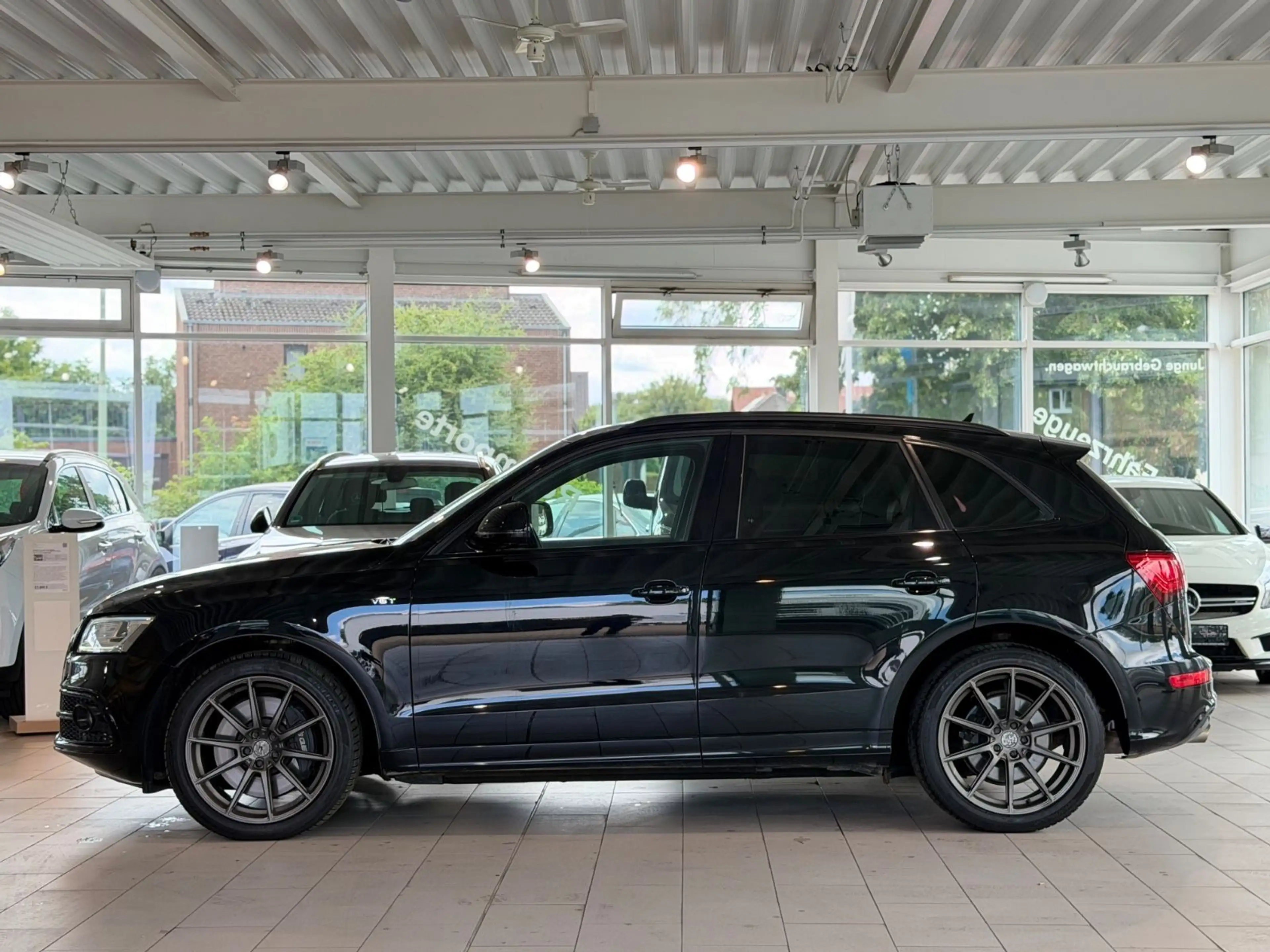 Audi SQ5 3.0 TDI competition quattro*S-DACH*PANO*NAVI — photo 3
