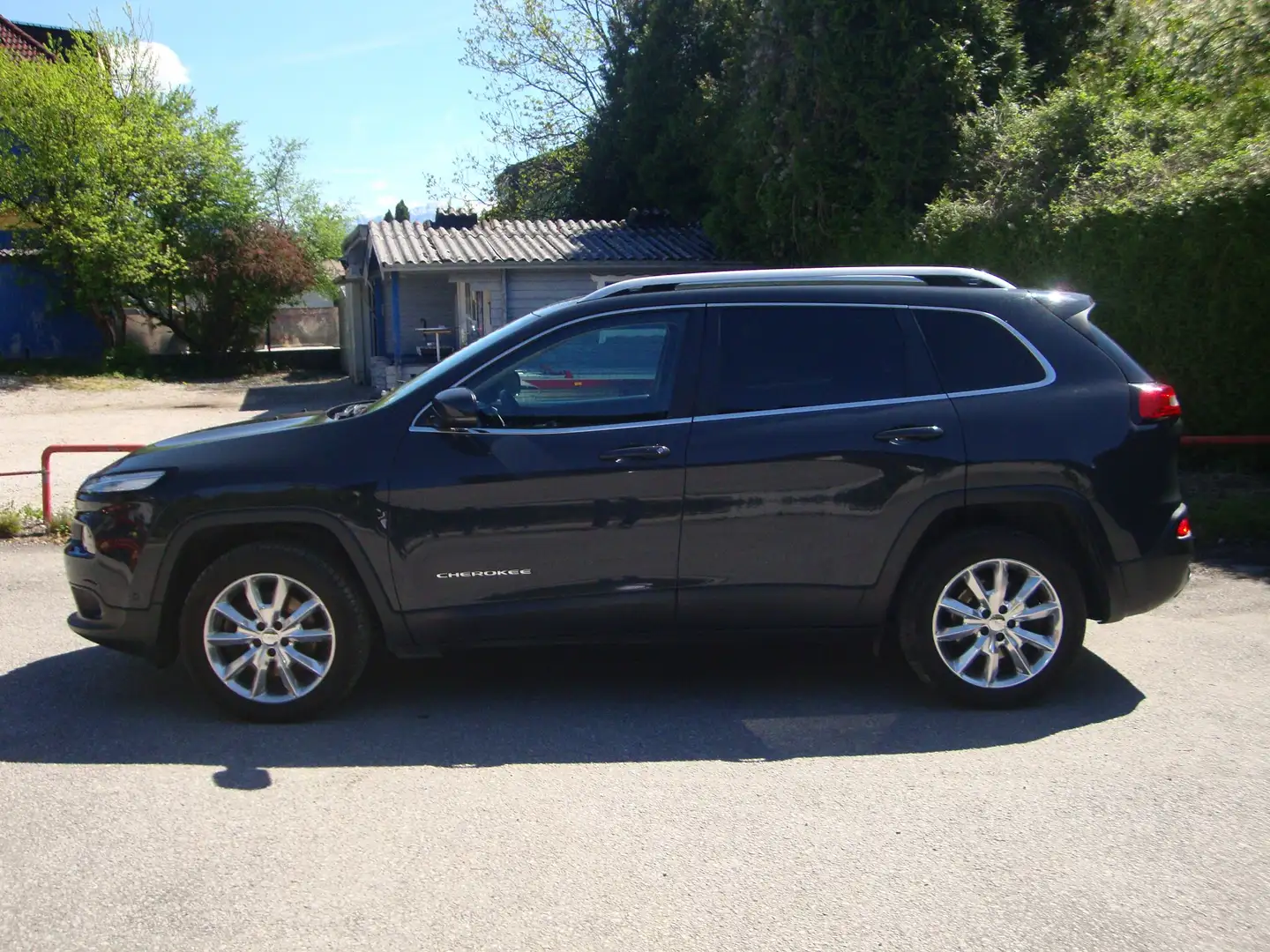 Jeep Cherokee 2,2 MultiJet II AWD Limited Aut. Szürke - 2